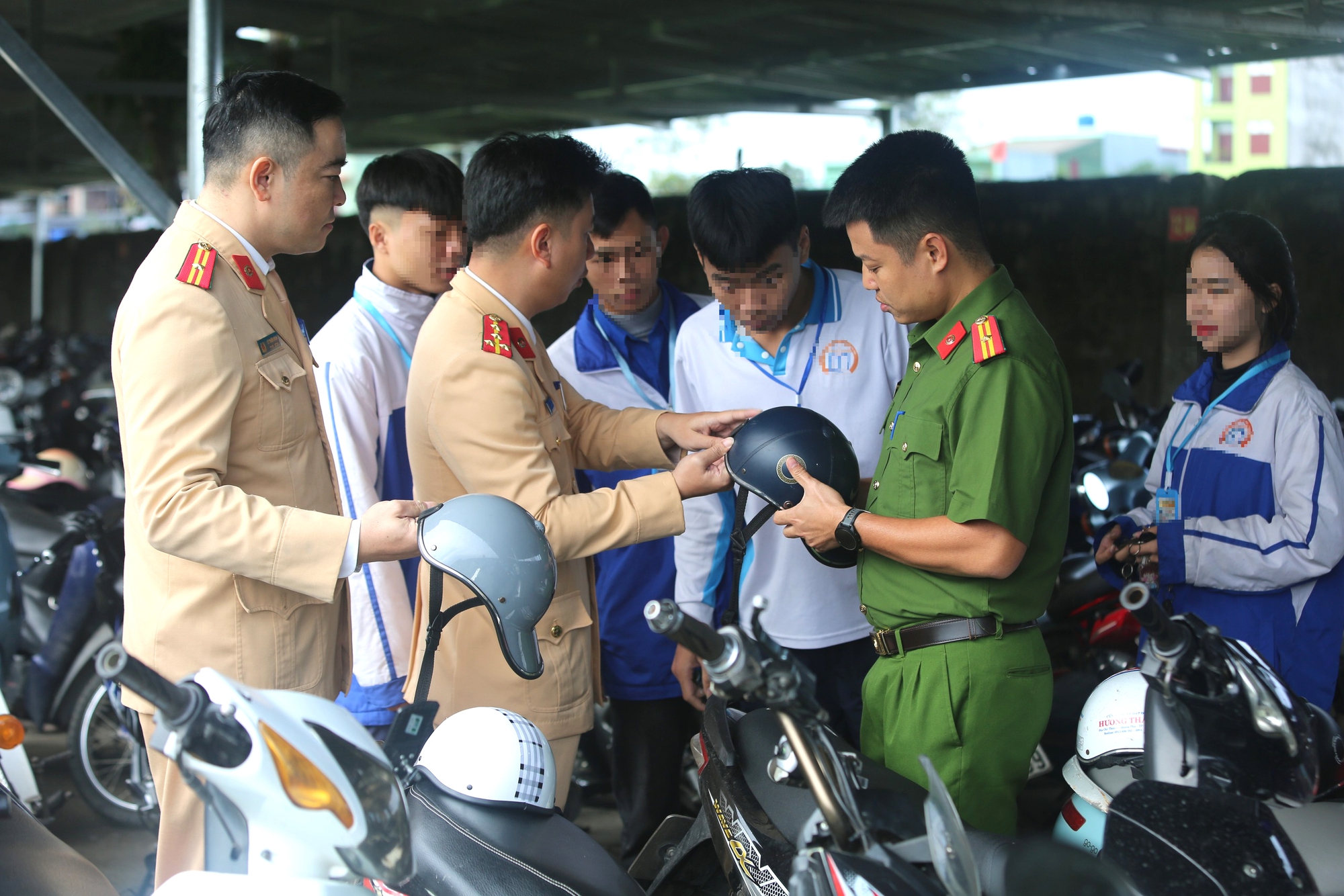 Thanh H&oacute;a x&acirc;y dựng ti&ecirc;u ch&iacute; học sinh vi phạm giao th&ocirc;ng, nh&agrave; trường bị hạ thi đua- Ảnh 2.