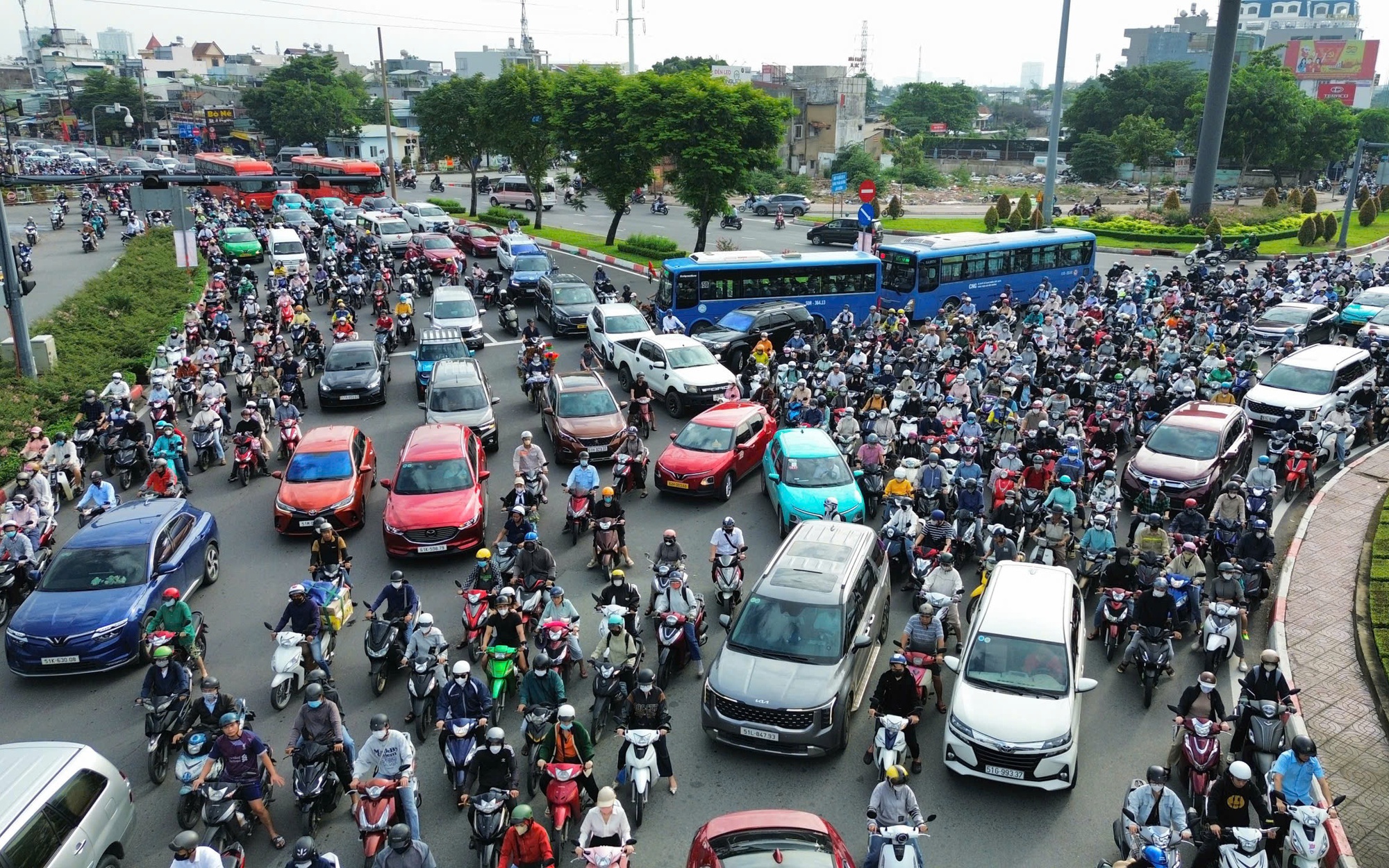 TP.HCM: Ho&agrave;n tất giải ph&oacute;ng mặt bằng QL13 trước 30/7 để khởi c&ocirc;ng dự &aacute;n đ&uacute;ng hẹn- Ảnh 4.
