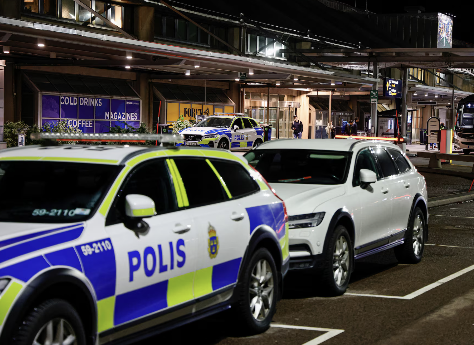 Thụy Điển điều tra, tạm dừng hoạt động s&acirc;n bay lớn thứ hai v&igrave; sự cố drone- Ảnh 1.