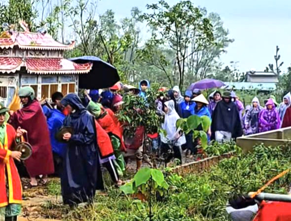 Nam sinh lớp 9 bị bạn khác trường đánh tử vong ở Hà Tĩnh- Ảnh 1. Nam sinh lớp 9 bị bạn khác trường đánh tử vong ở Hà Tĩnh- Ảnh 1.