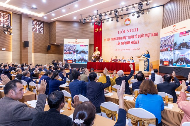 Nh&acirc;n sĩ, tr&iacute; thức đ&oacute;ng g&oacute;p nhiều &yacute; kiến t&acirc;m huyết v&agrave;o văn kiện Đại hội Đảng- Ảnh 3.