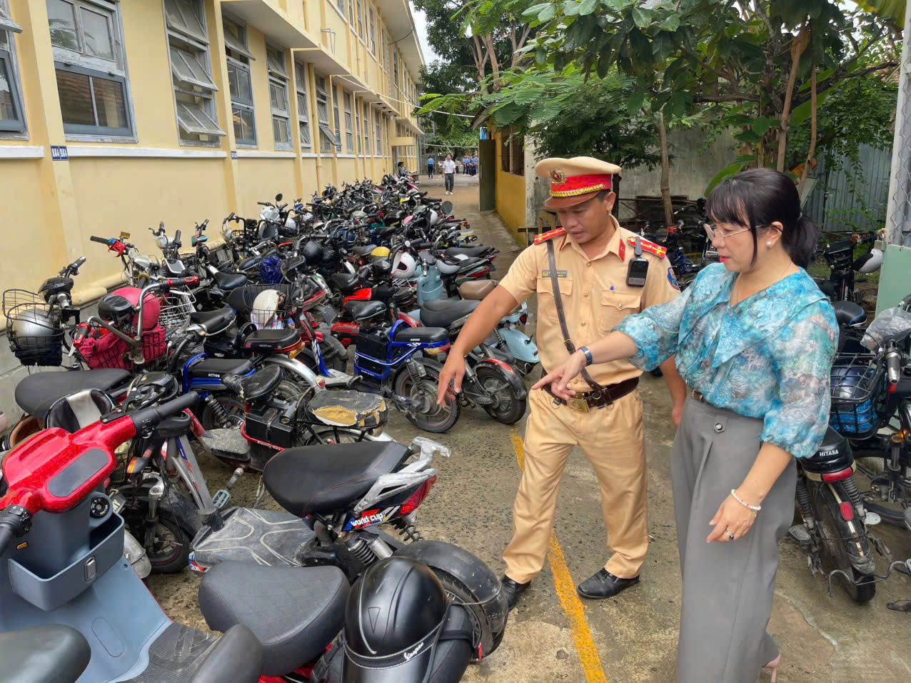 Đắk Lắk: Đồng bộ c&aacute;c giải ph&aacute;p bảo đảm an to&agrave;n giao th&ocirc;ng cho học sinh- Ảnh 2.