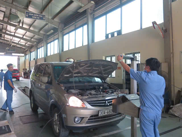 Trung t&acirc;m đăng kiểm được định gi&aacute; dịch vụ: Cần gi&aacute;m s&aacute;t song song với trao quyền?- Ảnh 2.