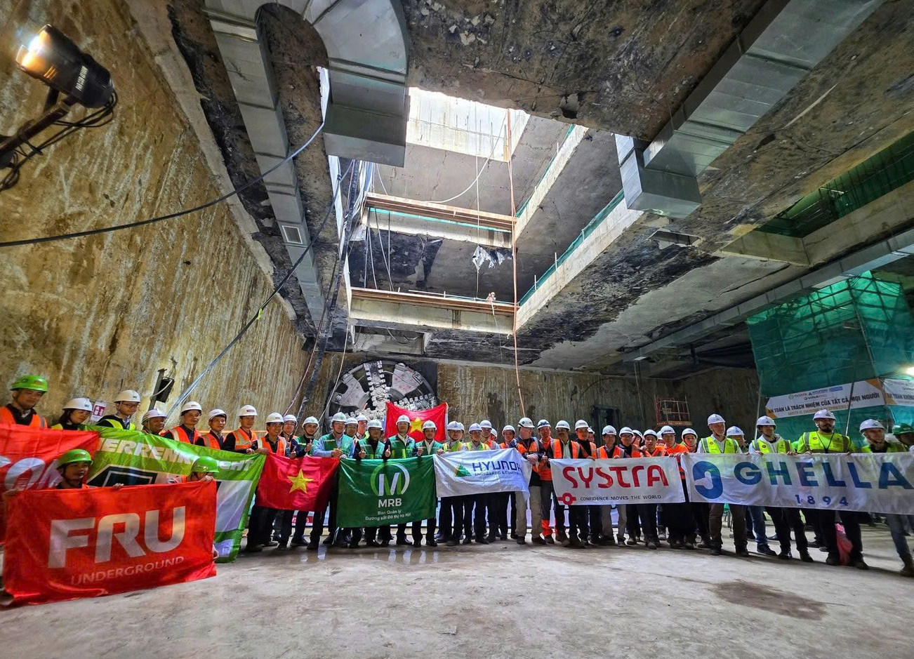 Robot đ&agrave;o hầm "Thần Tốc&rdquo; ho&agrave;n th&agrave;nh khoan hầm metro đầu ti&ecirc;n của H&agrave; Nội- Ảnh 1.