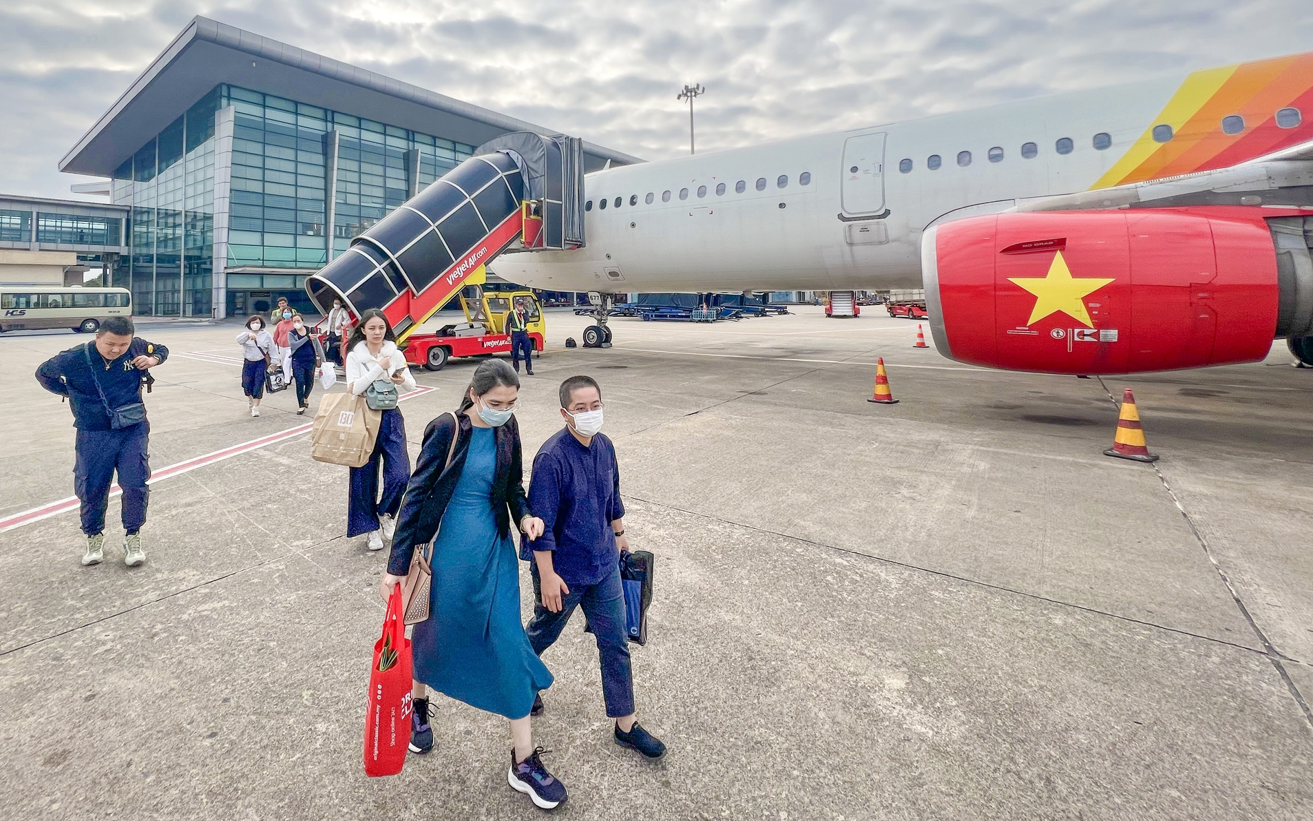 H&agrave;ng kh&ocirc;ng Việt phục hồi vững chắc, dự kiến đạt 84 triệu kh&aacute;ch trong năm 2025