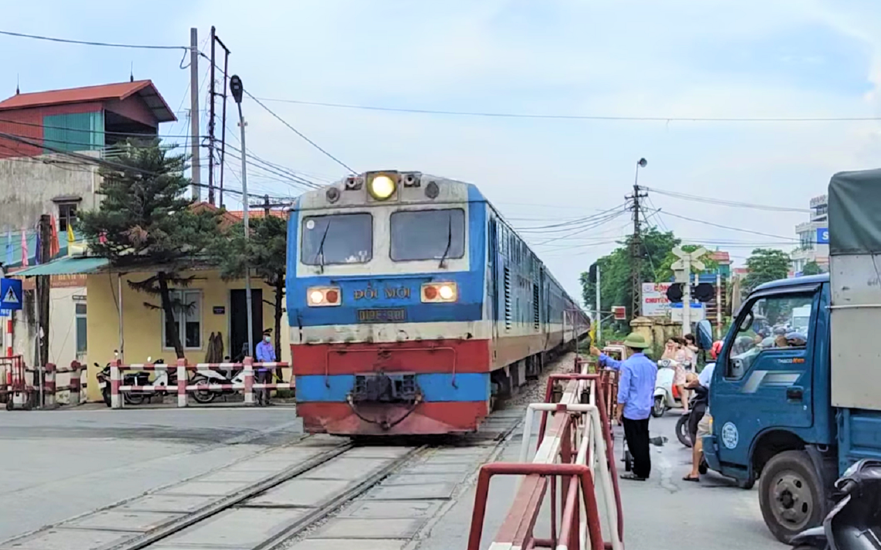 Quy định mới về đường ngang v&agrave; cầu chung đường sắt sắp c&oacute; hiệu lực