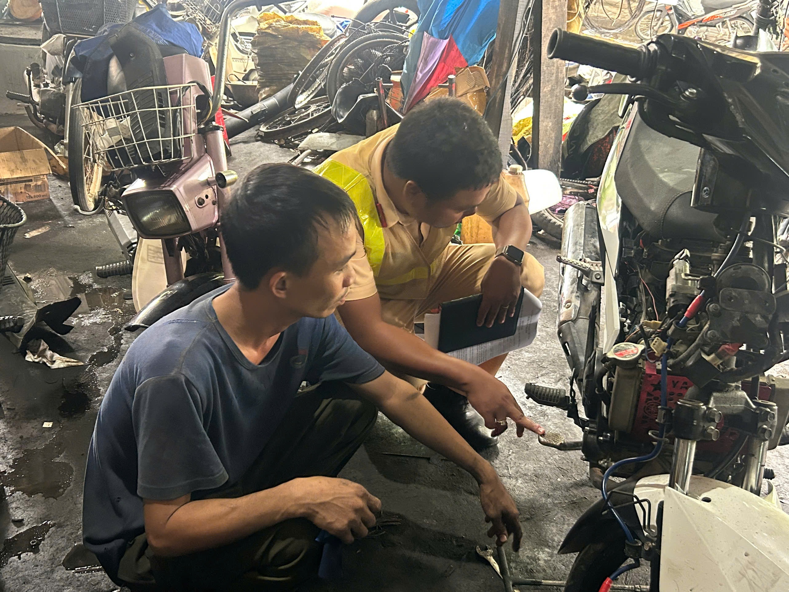 Gia Lai: Nghị định 168 gi&uacute;p x&oacute;a bỏ xe độ chế- Ảnh 2.