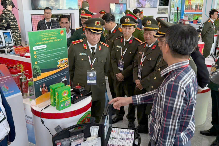 Chọn thiết bị cảnh b&aacute;o, chống bỏ qu&ecirc;n trẻ em tr&ecirc;n &ocirc; t&ocirc; thế n&agrave;o để kh&ocirc;ng bị xử phạt?- Ảnh 2.