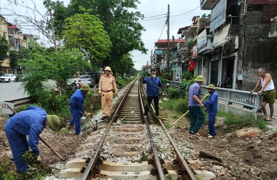 Nghị định 15 gi&uacute;p quản l&yacute; tốt t&agrave;i sản, g&oacute;p phần bảo đảm an to&agrave;n giao th&ocirc;ng đường sắt- Ảnh 3.