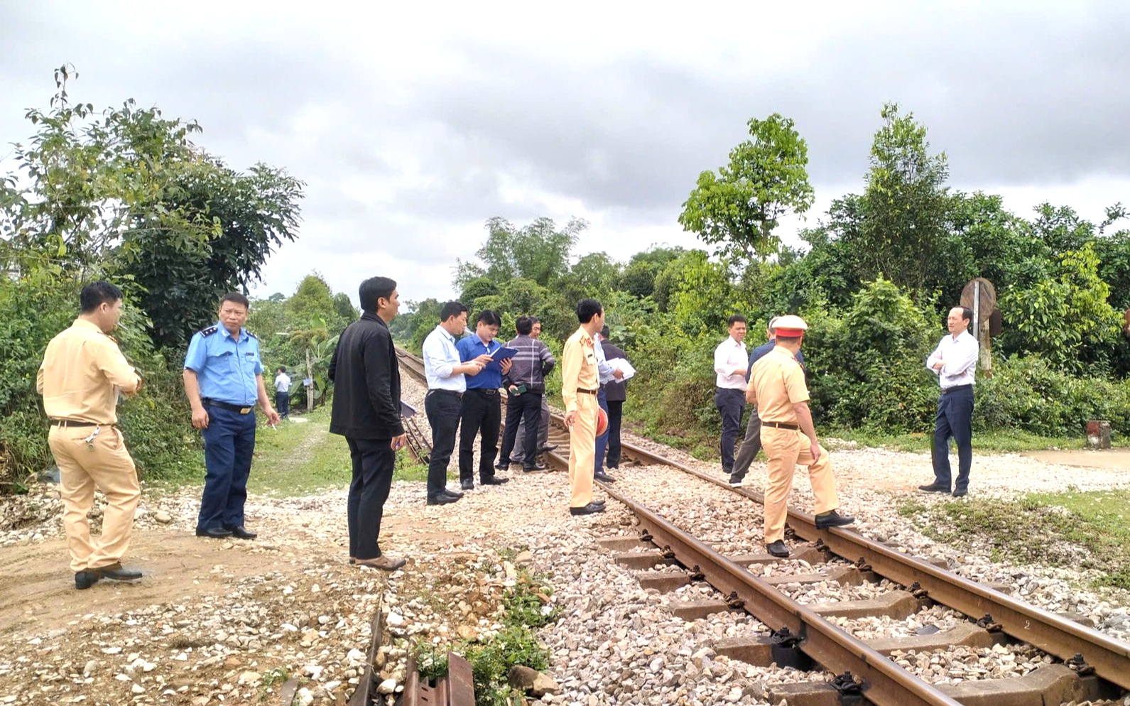 H&agrave; Tĩnh: Đề xuất ưu ti&ecirc;n kinh ph&iacute; triển khai Nghị định 65 x&oacute;a bỏ ho&agrave;n to&agrave;n lối đi tự mở