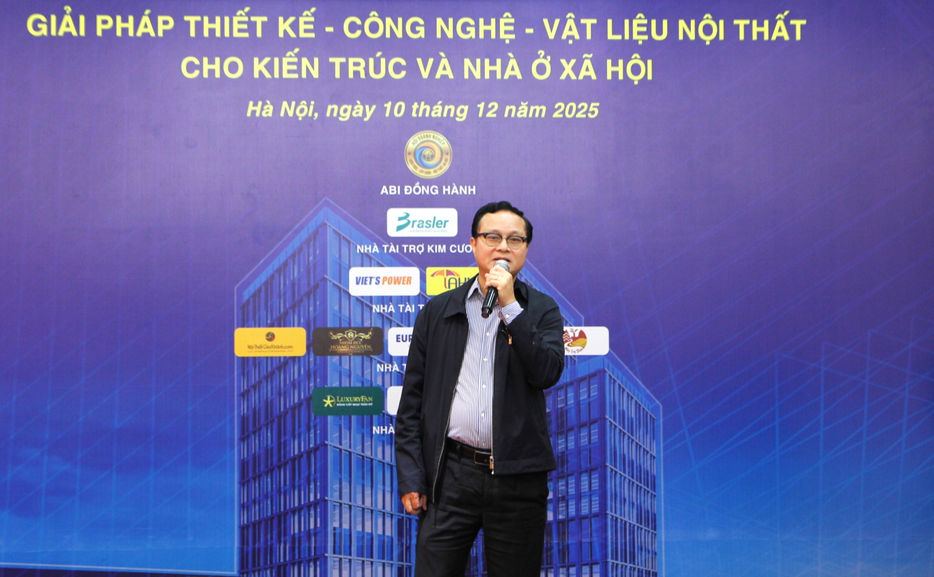TS. KTS Hồ Ch&iacute; Quang, Viện trưởng Viện Kiến tr&uacute;c quốc gia ph&aacute;t biểu tại hội thảo.