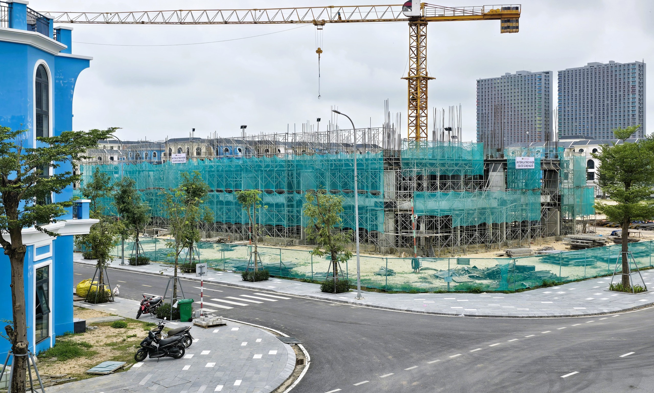 Quảng Trị: Đẩy tiến độ c&ocirc;ng tr&igrave;nh trọng điểm, khai th&aacute;c hiệu quả kh&ocirc;ng gian ph&aacute;t triển mới- Ảnh 7.