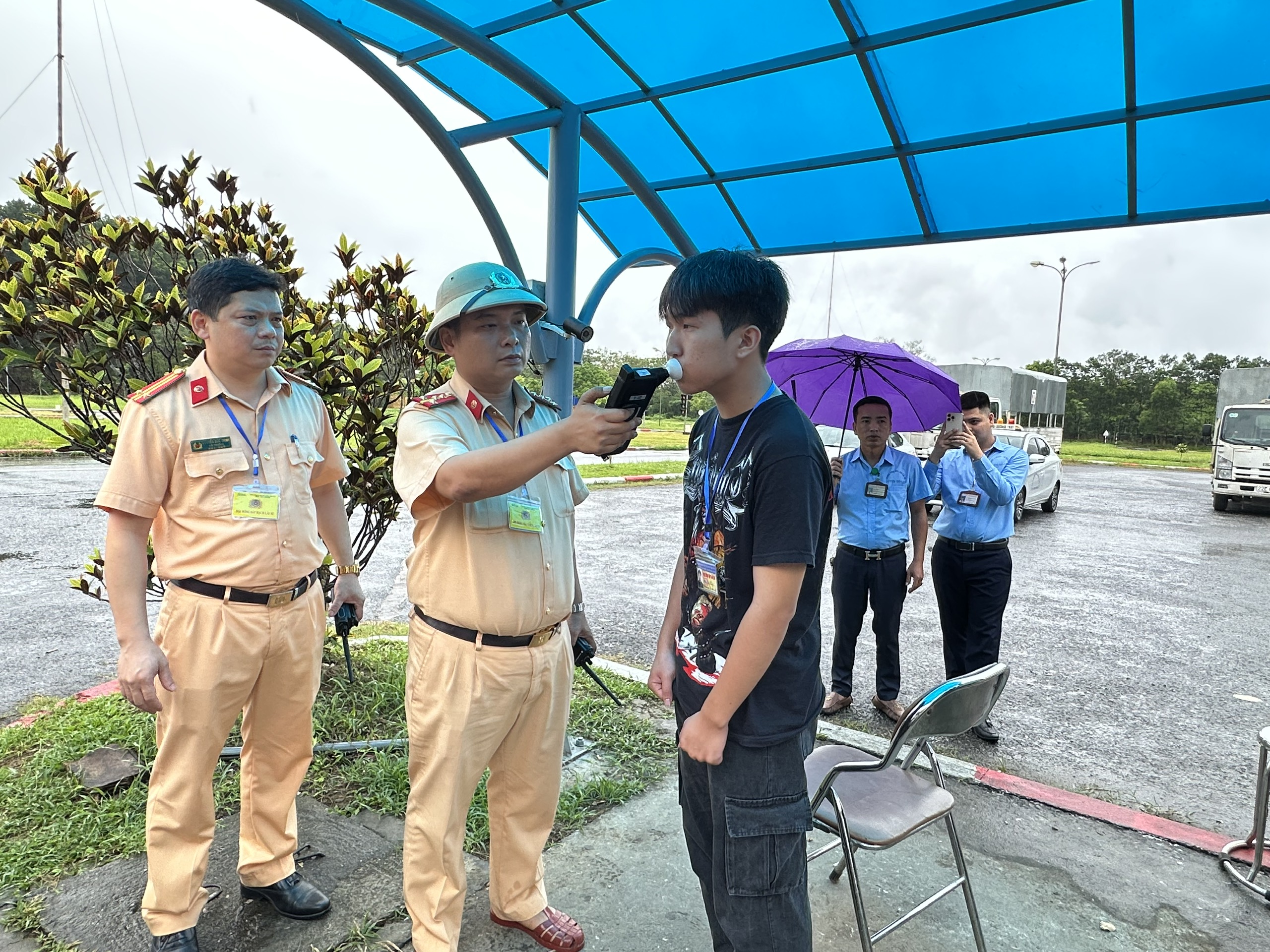 Tuyên Quang: Học viên nhận giấy phép lái xe điện tử ngay sau khi đỗ kỳ thi sát hạch- Ảnh 3. Tuyên Quang: Học viên nhận giấy phép lái xe điện tử ngay sau khi đỗ kỳ thi sát hạch- Ảnh 3.