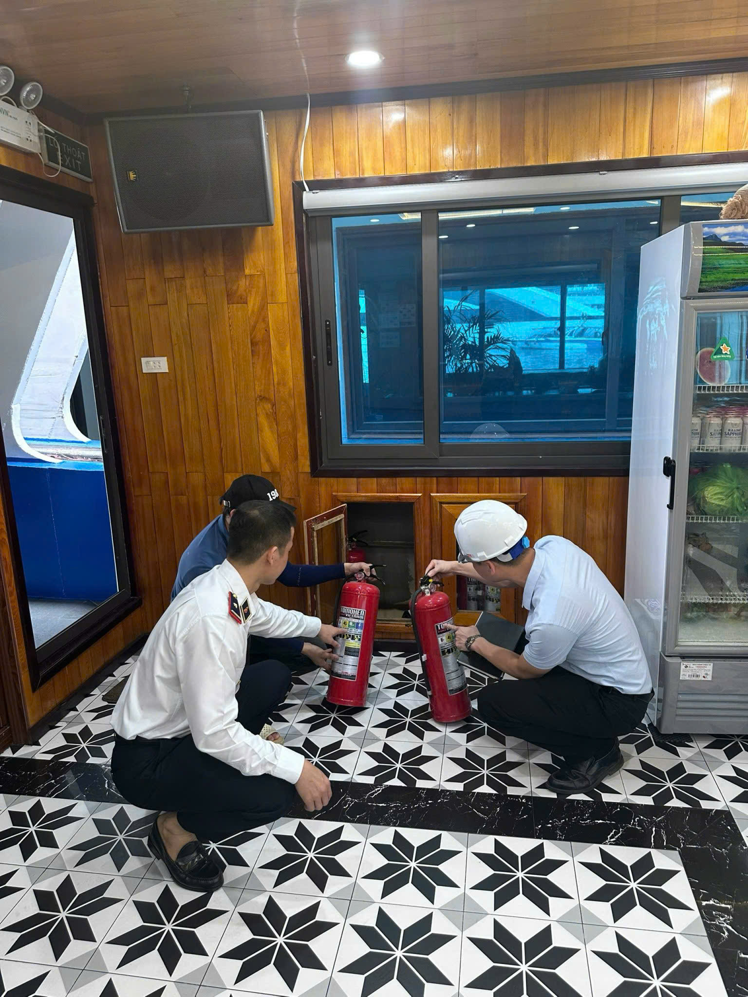Quảng Ninh siết chặt an to&agrave;n đường thủy nội địa theo Th&ocirc;ng tư 18/2025/TT-BXD- Ảnh 4.