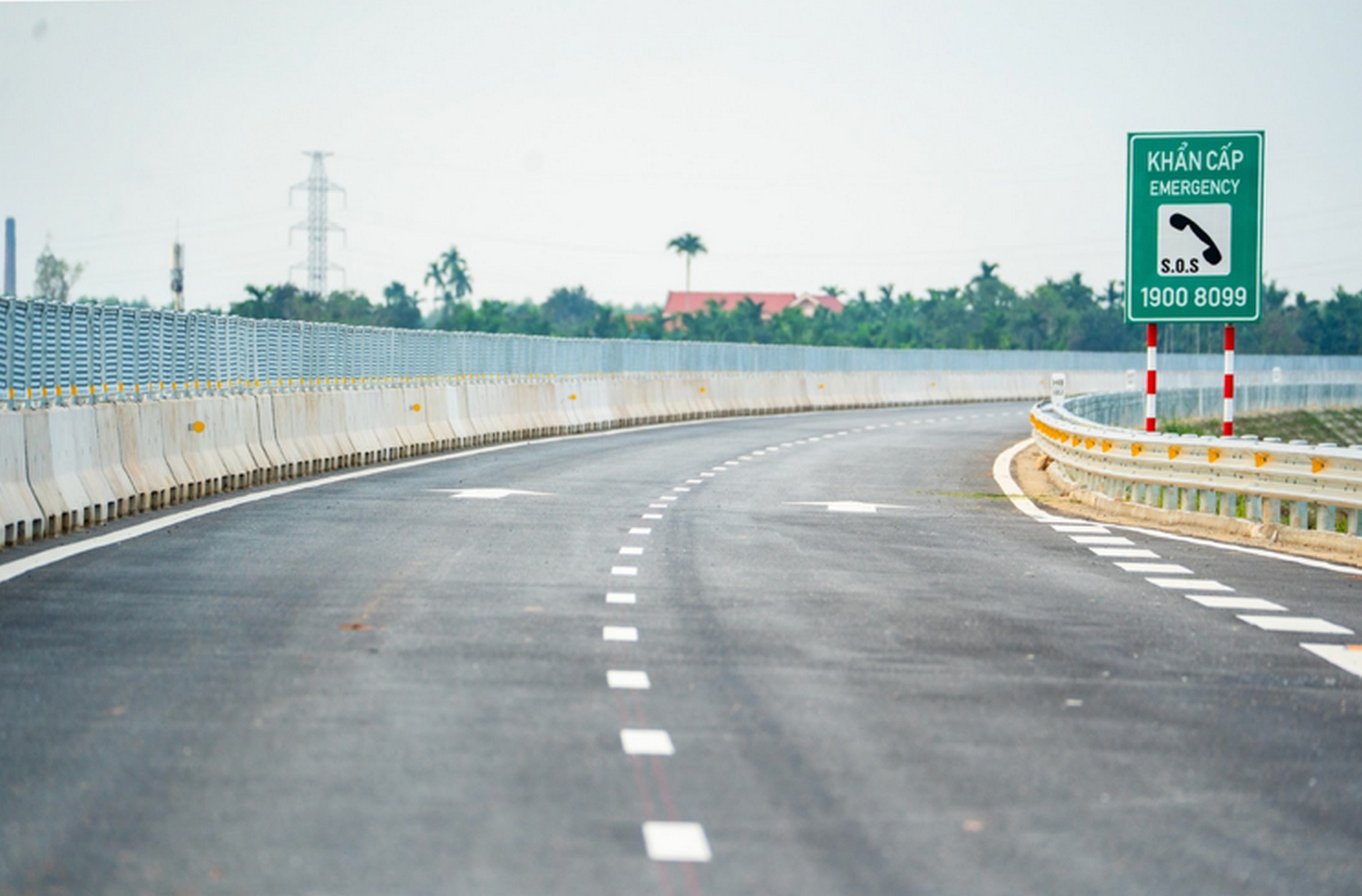 Cận cảnh 88km cao tốc qua Quảng Ng&atilde;i, Gia Lai sắp kh&aacute;nh th&agrave;nh- Ảnh 3.