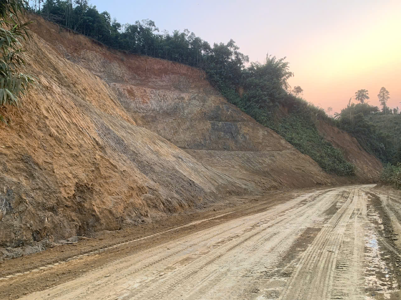 Th&aacute;i Nguy&ecirc;n tăng tốc khắc phục sạt lở giao th&ocirc;ng theo Th&ocirc;ng tư 40- Ảnh 3.