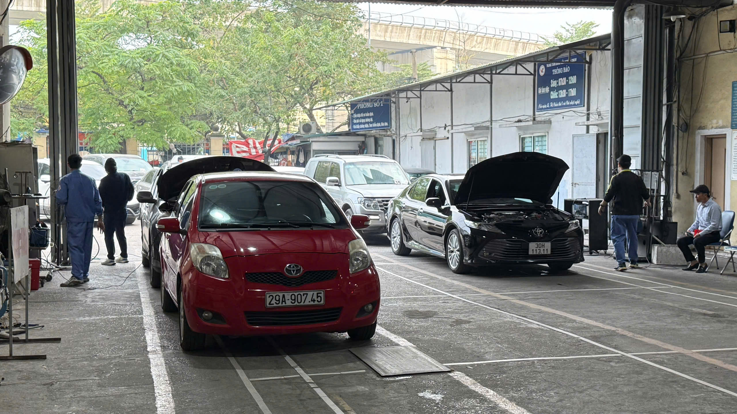 Thông tư 47 giúp giảm tải cho trung tâm đăng kiểm: Người dân hưởng lợi như thế nào?- Ảnh 1. Thông tư 47 giúp giảm tải cho trung tâm đăng kiểm: Người dân hưởng lợi như thế nào?- Ảnh 1.