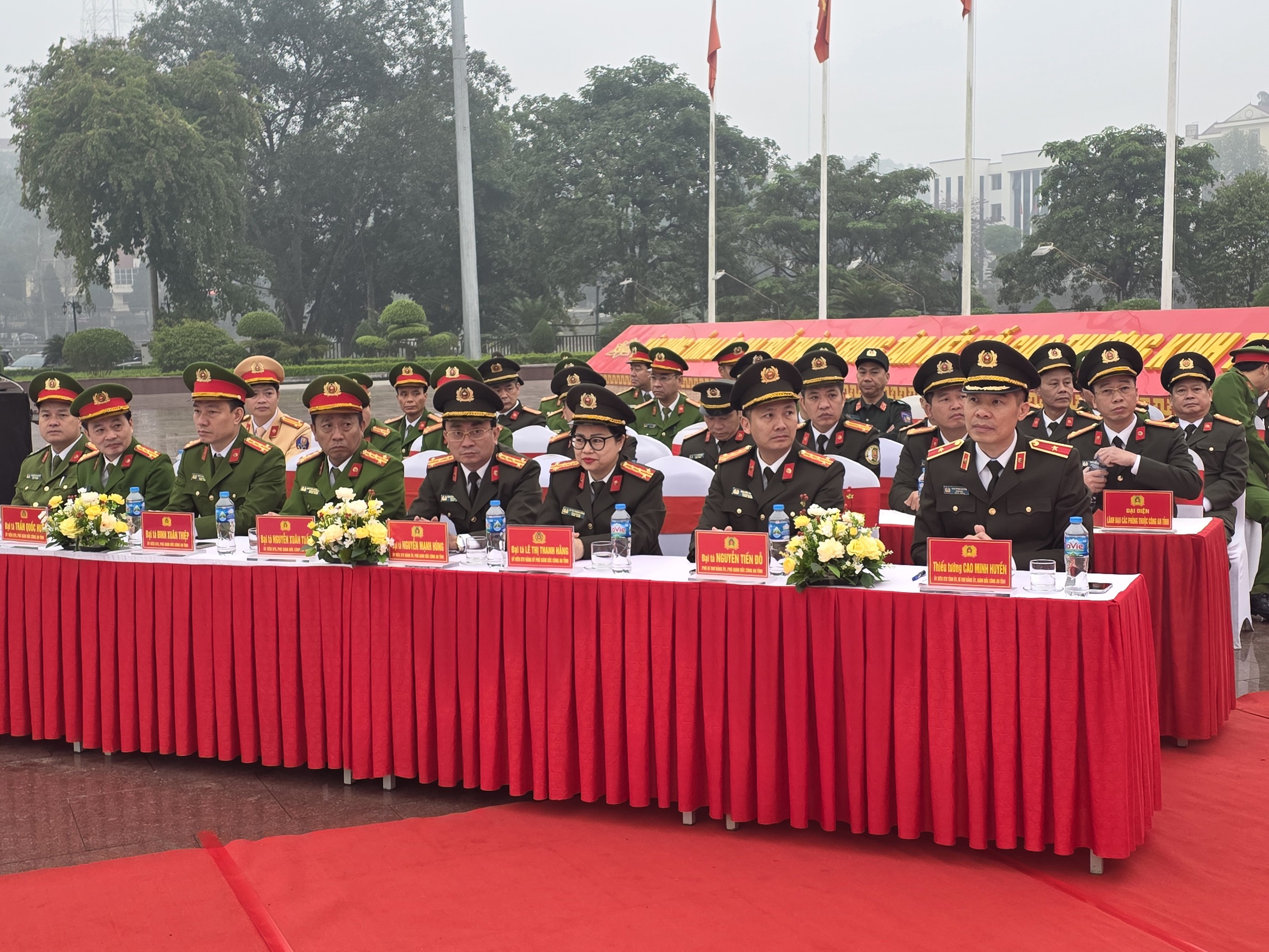 Gần 1.000 c&aacute;n bộ, chiến sĩ c&ocirc;ng an tỉnh L&agrave;o Cai ra qu&acirc;n đợt cao điểm trấn &aacute;p tội phạm- Ảnh 3.