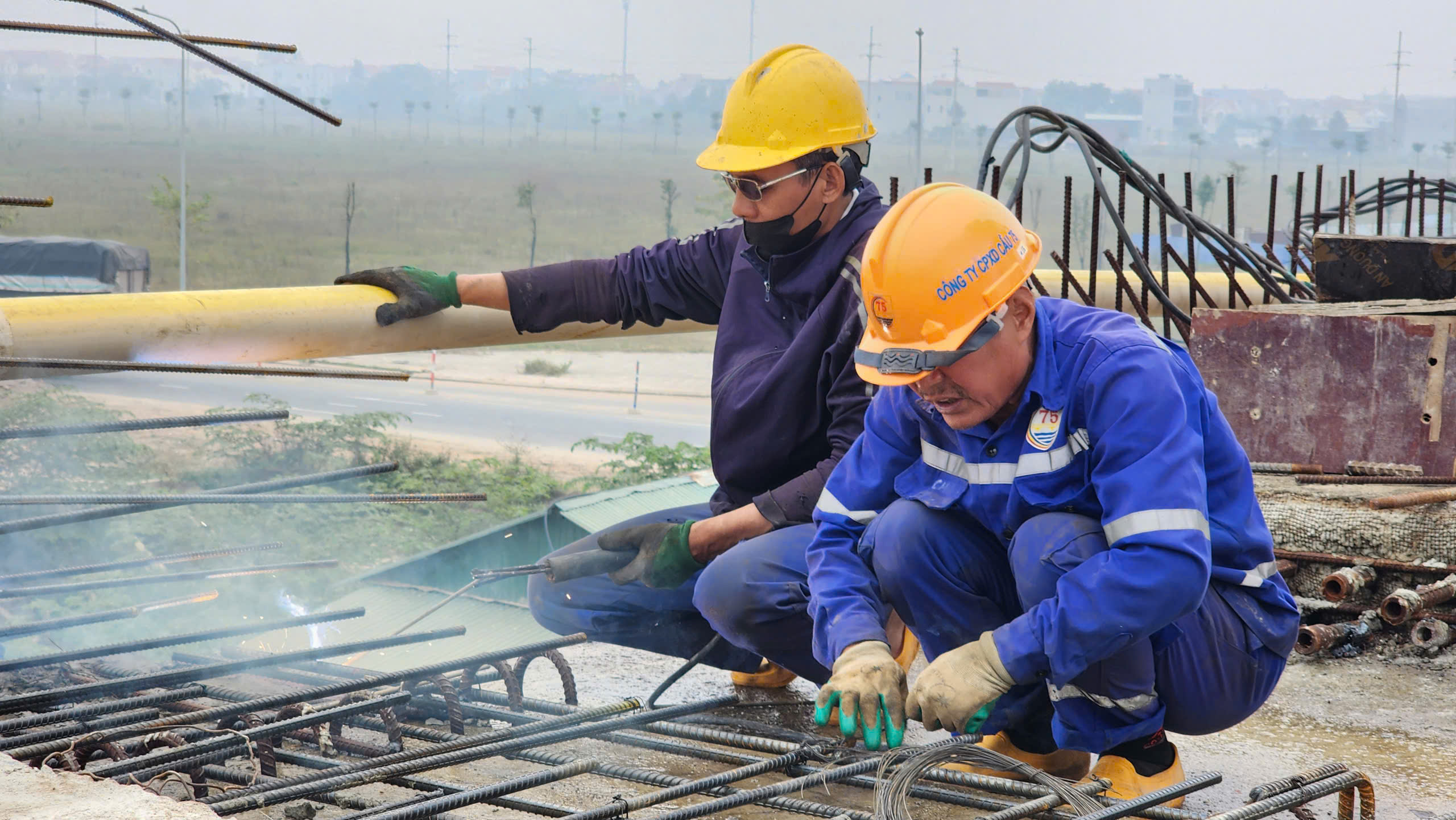 Bắc Ninh: Cầu vượt nối khu c&ocirc;ng nghiệp ở dự &aacute;n đường ngh&igrave;n tỷ đồng sắp về đ&iacute;ch- Ảnh 2.