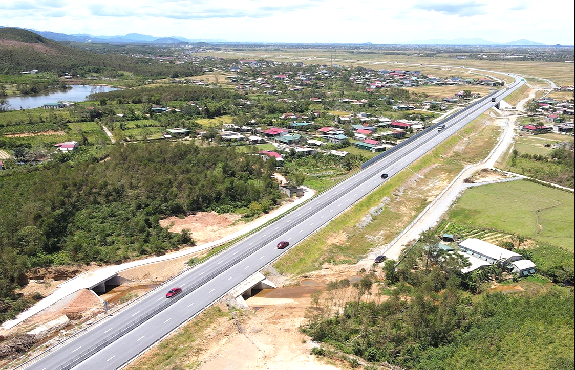 H&agrave; Tĩnh cần khai th&ocirc;ng quy hoạch v&agrave; hạ tầng để tăng tốc ph&aacute;t triển- Ảnh 2.