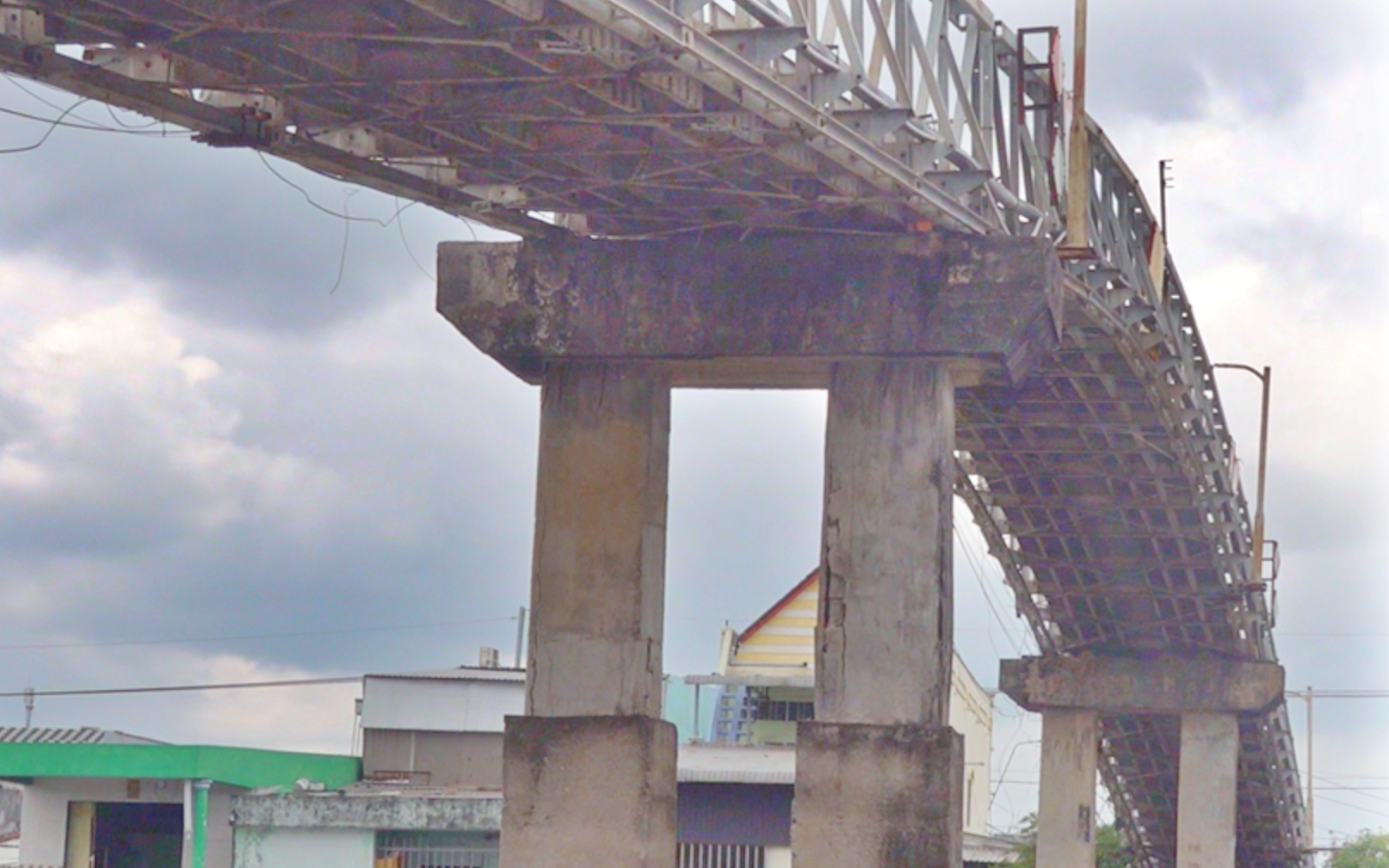 C&agrave; Mau: Cần sửa chữa gấp cầu sắt C&aacute;i Đ&ocirc;i V&agrave;m xuống cấp nặng