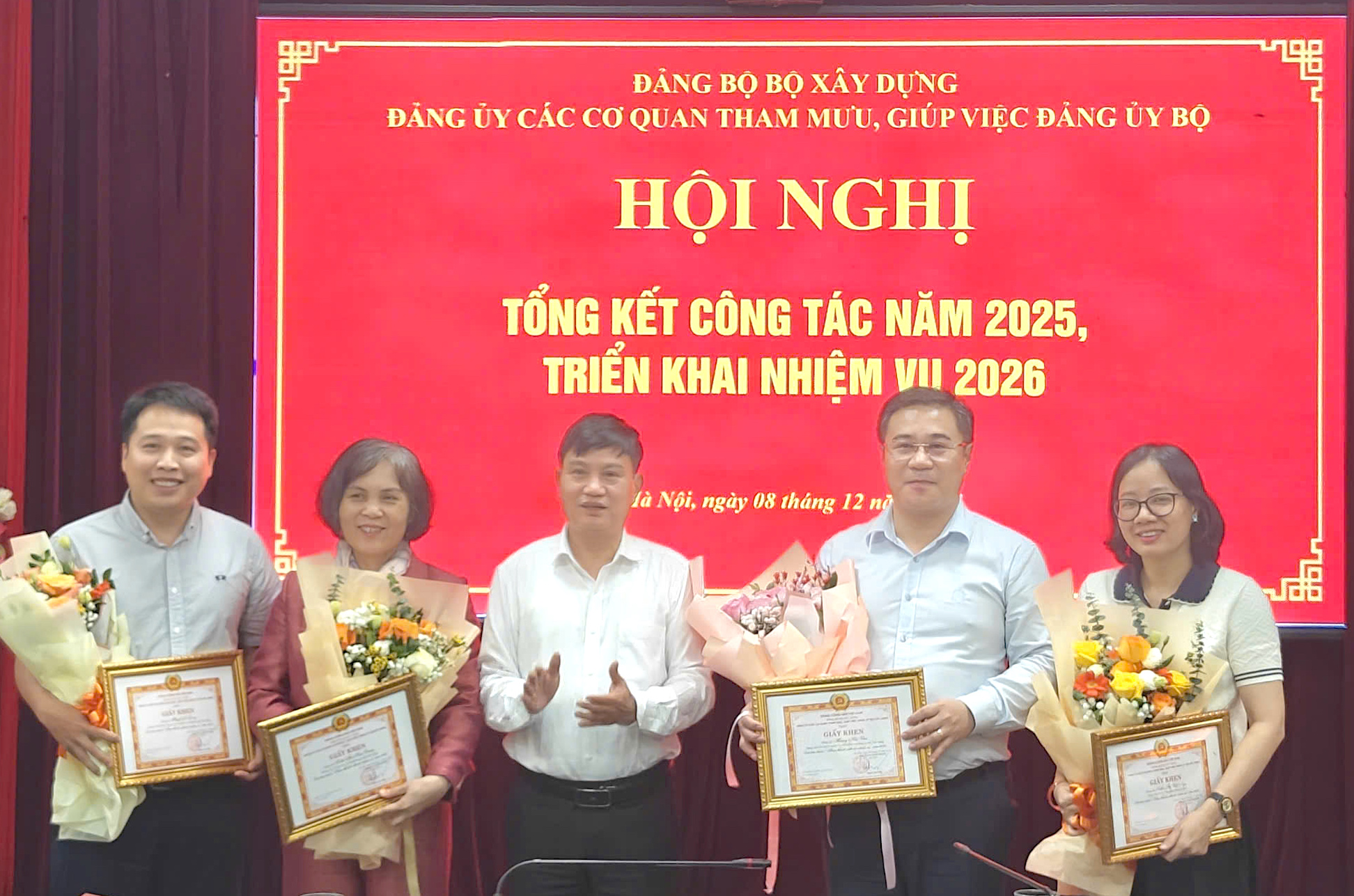 Đảng ủy c&aacute;c Cơ quan tham mưu, gi&uacute;p việc Đảng ủy Bộ X&acirc;y dựng triển khai nhiệm vụ năm 2026- Ảnh 1.