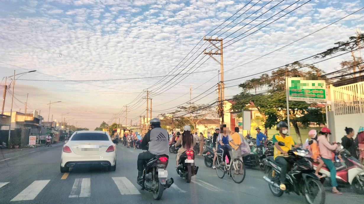 Giải ph&aacute;p khắc phục &ugrave;n tắc giao th&ocirc;ng khu vực cổng trường học ở C&agrave; Mau- Ảnh 2.