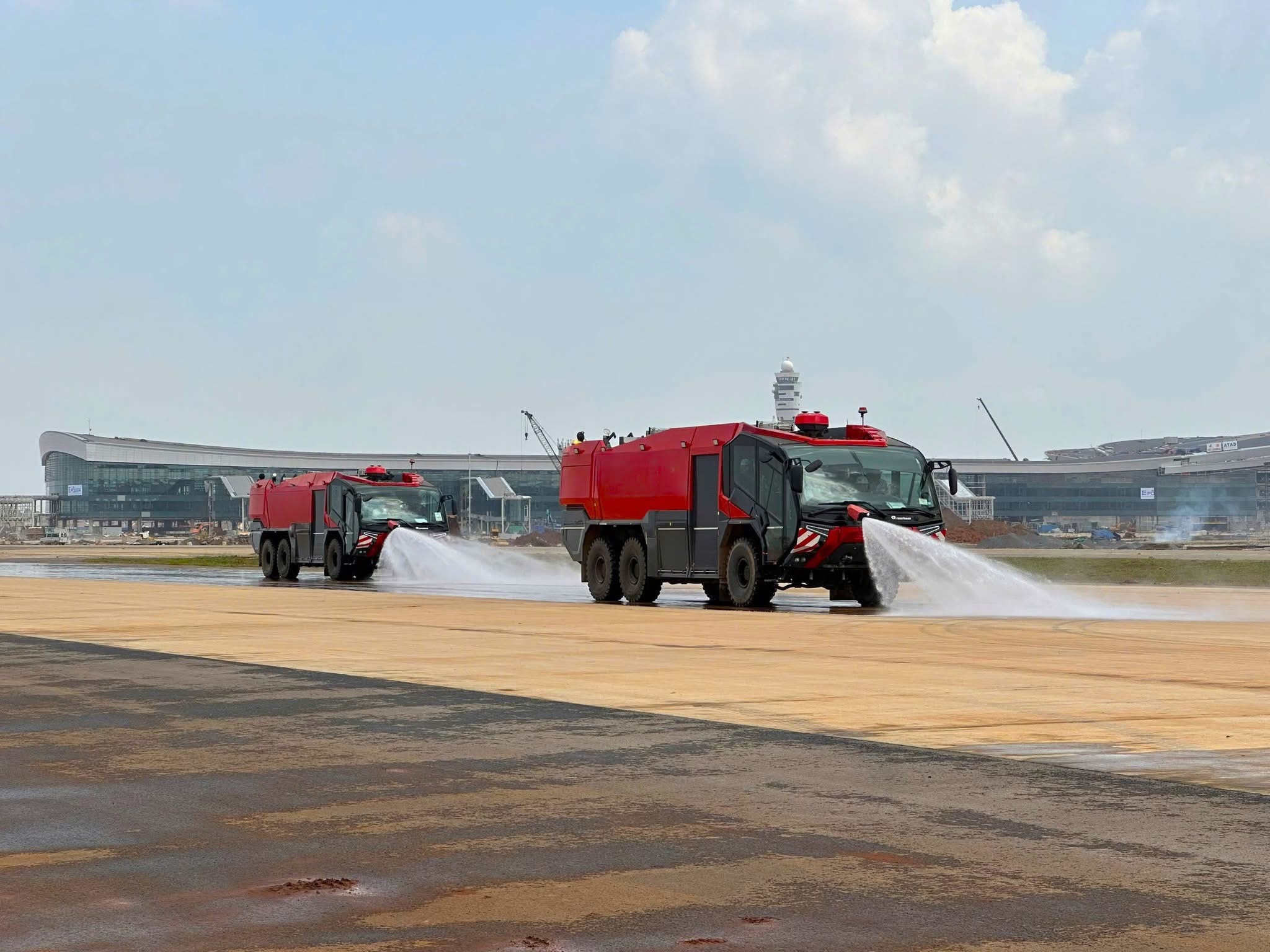 4km đường băng Long Th&agrave;nh s&aacute;ng rực đ&egrave;n, chuẩn bị đ&oacute;n chuyến bay kỹ thuật đầu ti&ecirc;n- Ảnh 8.