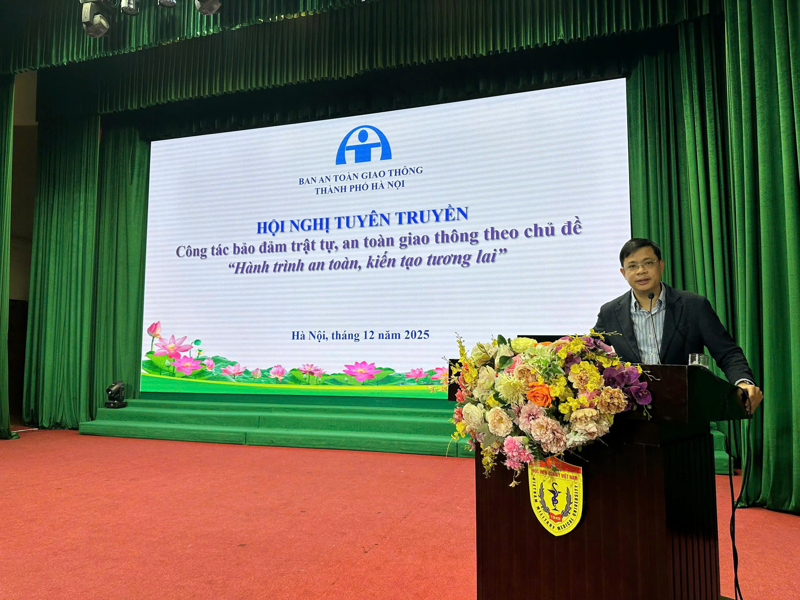 H&agrave; Nội tuy&ecirc;n truyền ATGT cho 500 sinh vi&ecirc;n Học viện Qu&acirc;n y- Ảnh 2.