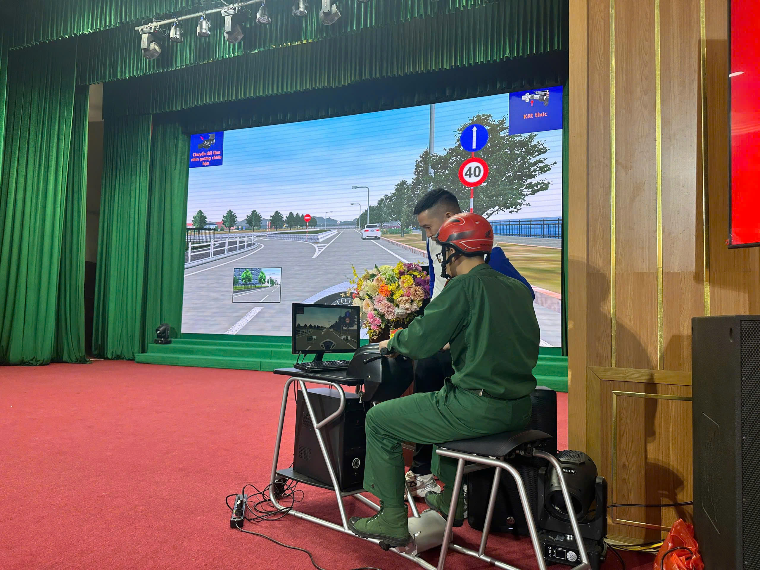 H&agrave; Nội tuy&ecirc;n truyền ATGT cho 500 sinh vi&ecirc;n Học viện Qu&acirc;n y- Ảnh 6.