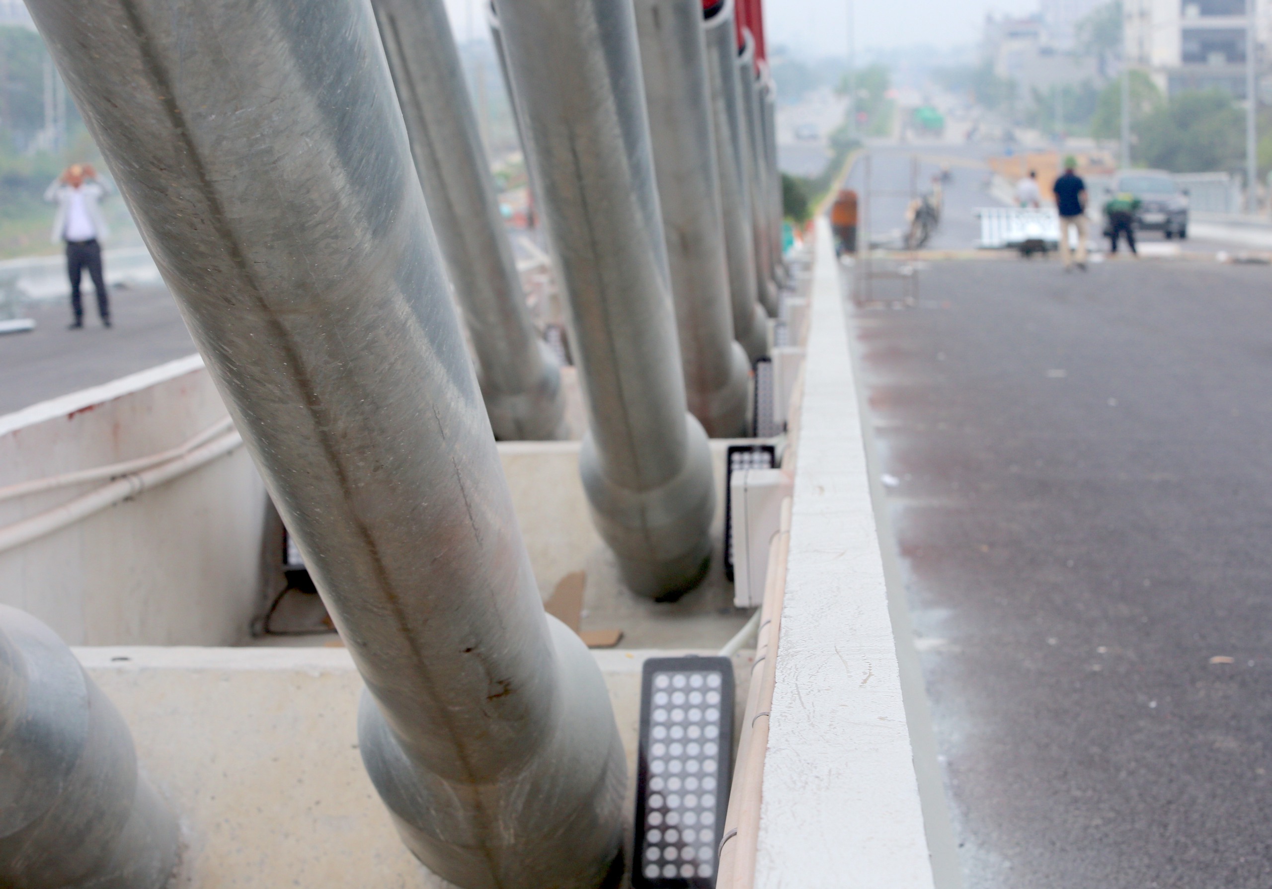 Cận cảnh cầu d&acirc;y văng vượt đường sắt ở Thanh H&oacute;a sắp th&ocirc;ng xe kỹ thuật- Ảnh 9.