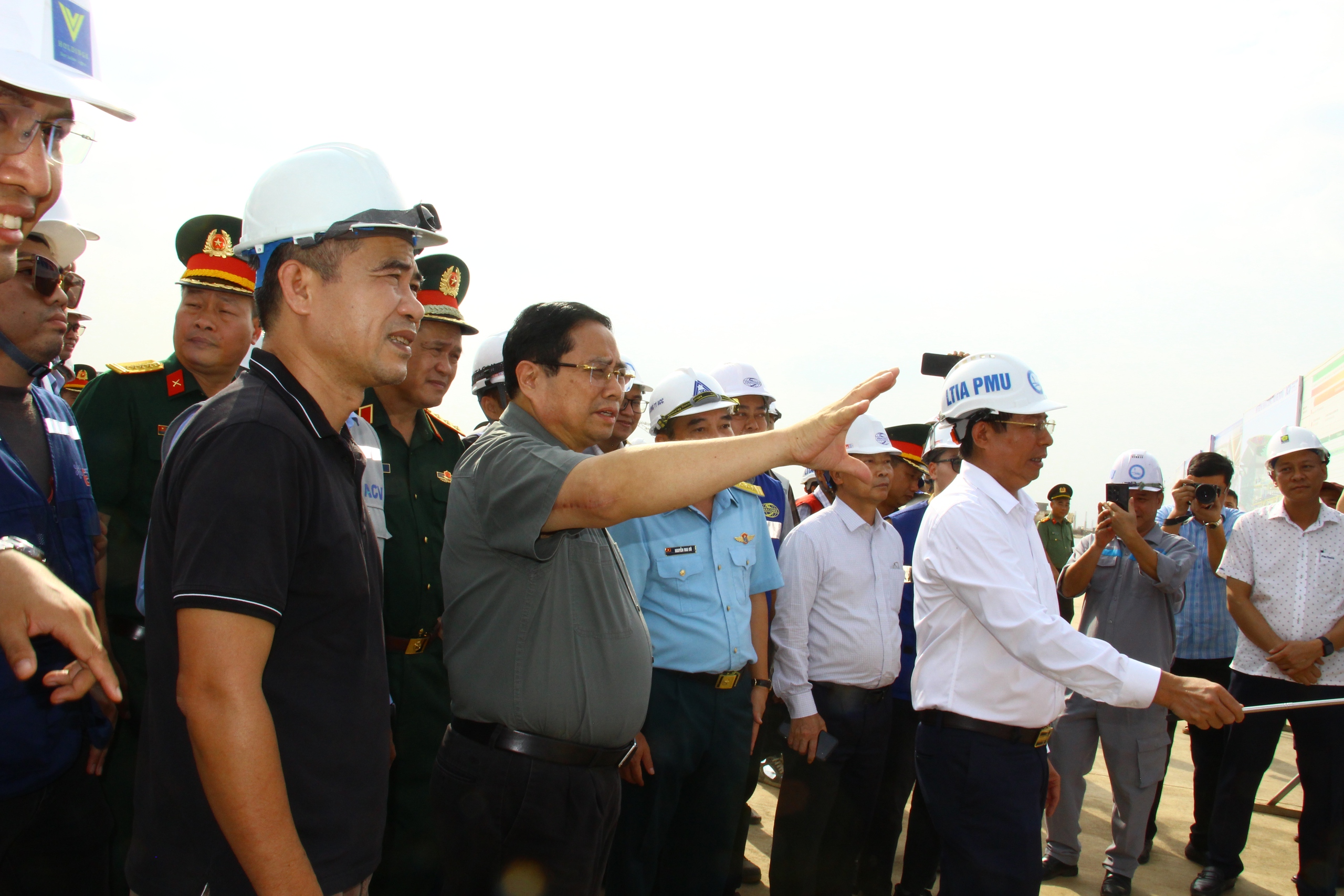 Thủ tướng Phạm Minh Ch&iacute;nh: S&acirc;n bay Long Th&agrave;nh phải xanh, th&ocirc;ng minh, hiện đại- Ảnh 8.