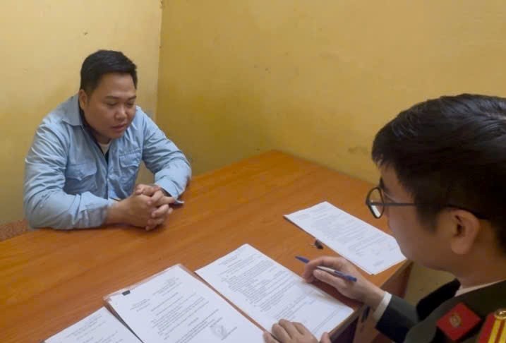 Khởi tố hiệu trưởng v&agrave; hai c&aacute;n bộ Cao đẳng Du lịch HN vụ "ăn chặn" tiền A80 của sinh vi&ecirc;n- Ảnh 3.