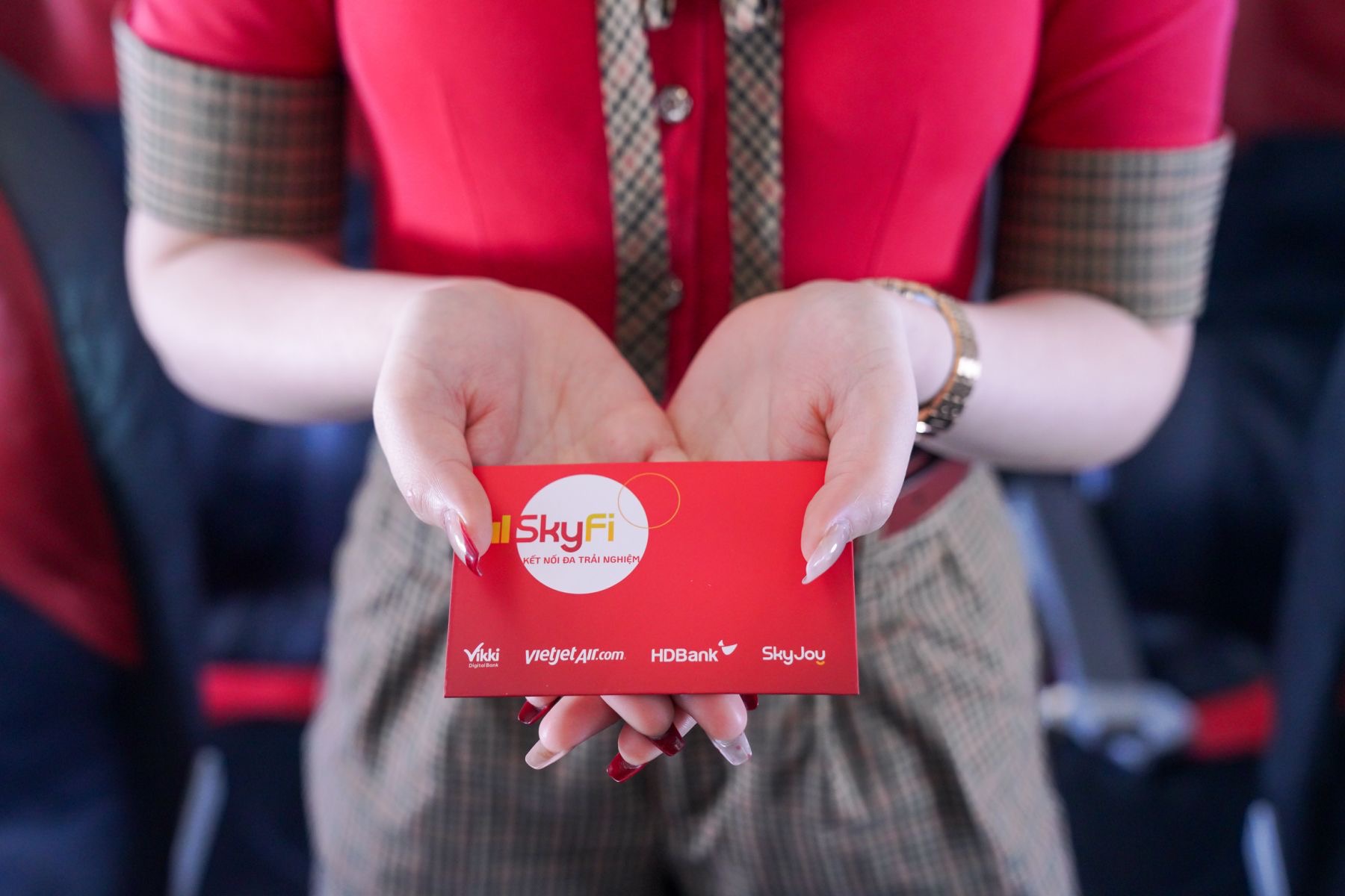 Ngập tr&agrave;n qu&agrave; tặng tr&ecirc;n những chuyến bay Vietjet m&ugrave;a lễ hội Gi&aacute;ng sinh 2025- Ảnh 4.