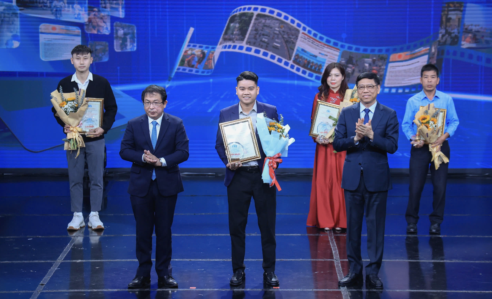 C&ocirc;ng bố thể lệ v&agrave; kế hoạch trao Giải B&aacute;o ch&iacute; tuy&ecirc;n truyền về ATGT 2025- Ảnh 1.