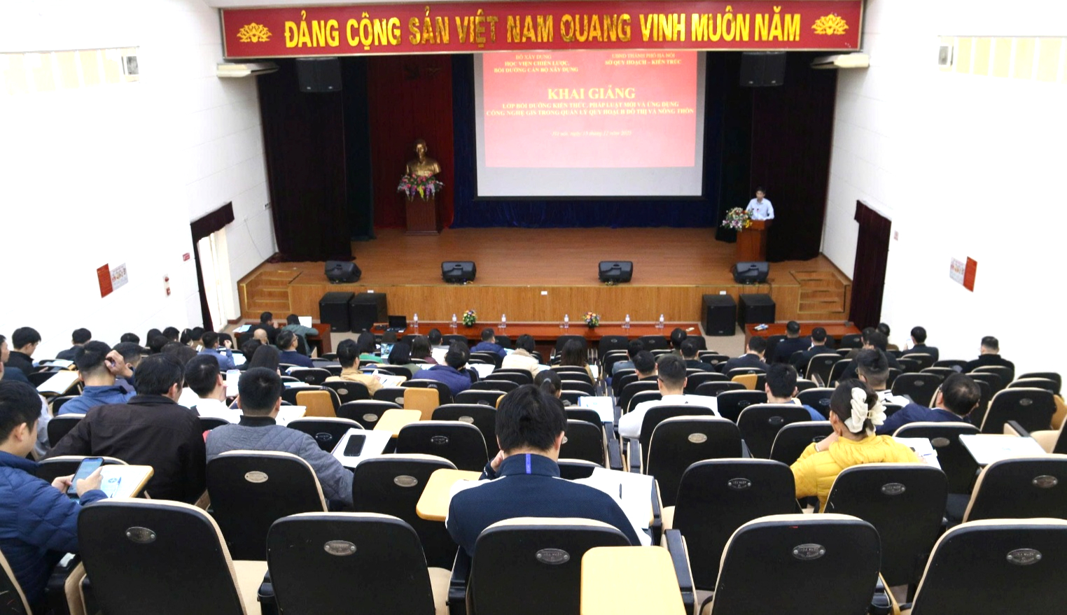 Bồi dưỡng kỹ năng ph&aacute;p luật quy hoạch v&agrave; ứng dụng GIS trong quản l&yacute; đ&ocirc; thị - n&ocirc;ng th&ocirc;n- Ảnh 2.