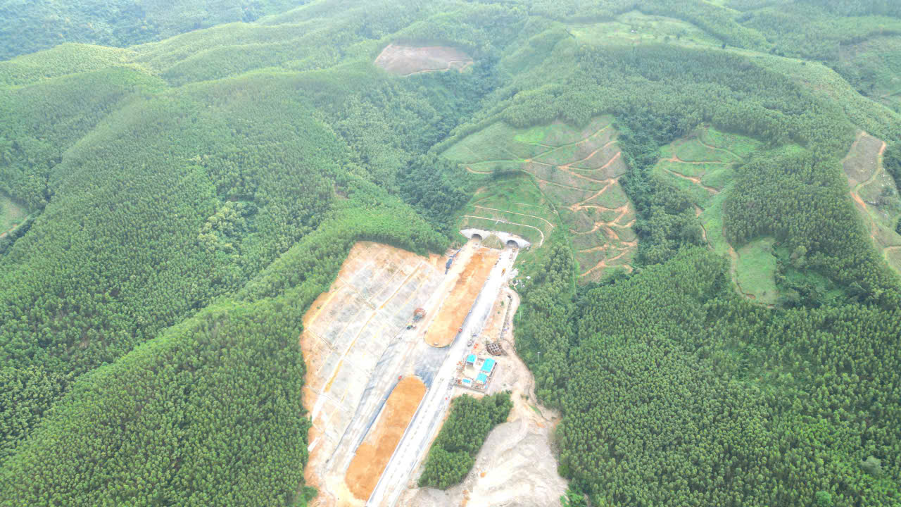 Ba hầm trên cao tốc vốn hơn 20.000 tỷ đồng được đặt tên gì?- Ảnh 8. Ba hầm trên cao tốc vốn hơn 20.000 tỷ đồng được đặt tên gì?- Ảnh 8.