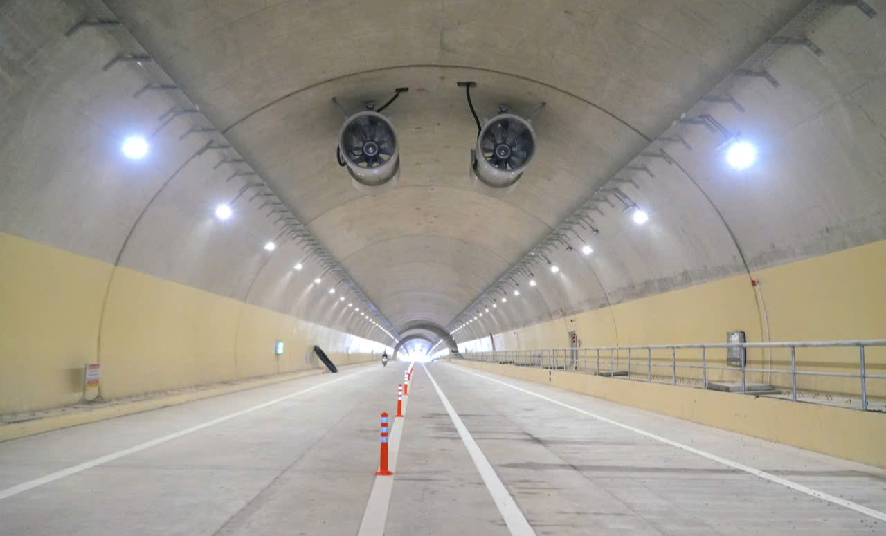 Ba hầm trên cao tốc vốn hơn 20.000 tỷ đồng được đặt tên gì?- Ảnh 10. Ba hầm trên cao tốc vốn hơn 20.000 tỷ đồng được đặt tên gì?- Ảnh 10.