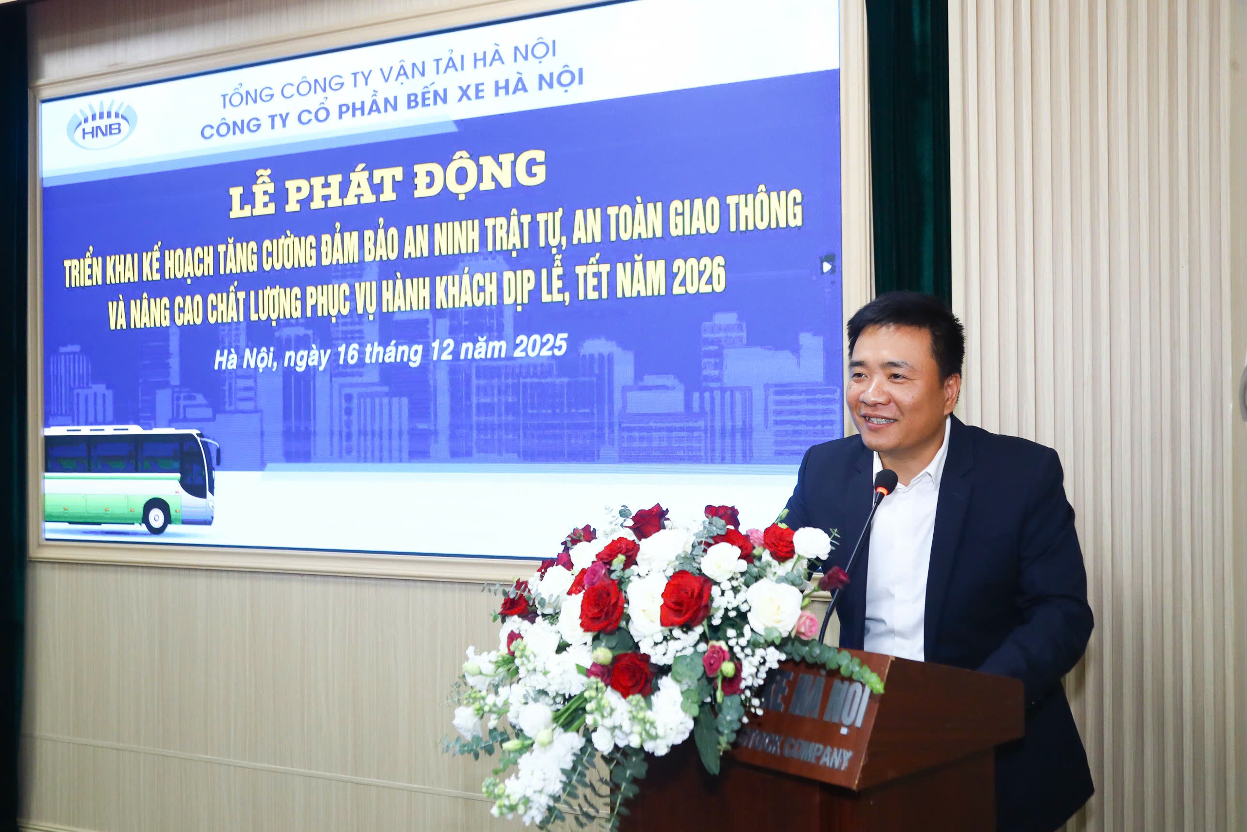 Đổi mới dịch vụ, siết an toàn: Bến xe Hà Nội sẵn sàng cho mùa cao điểm Tết- Ảnh 1. Đổi mới dịch vụ, siết an toàn: Bến xe Hà Nội sẵn sàng cho mùa cao điểm Tết- Ảnh 1.