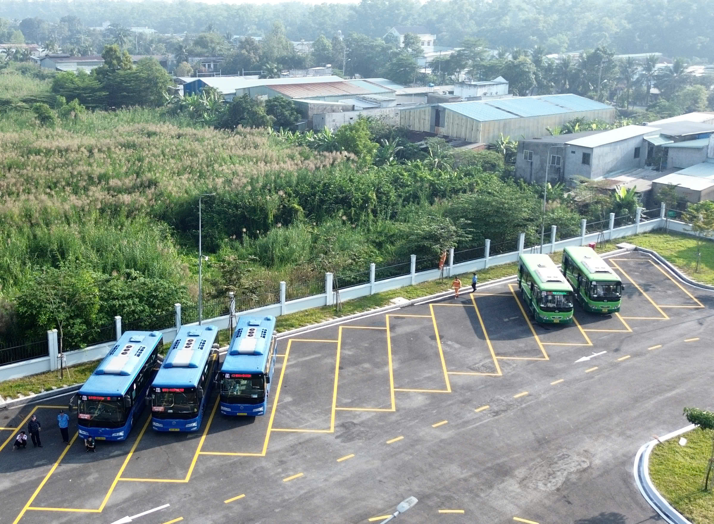 TP.HCM lên tiếng trước lo ngại gián đoạn nguồn khí CNG cho xe buýt công cộng- Ảnh 2. TP.HCM lên tiếng trước lo ngại gián đoạn nguồn khí CNG cho xe buýt công cộng- Ảnh 2.