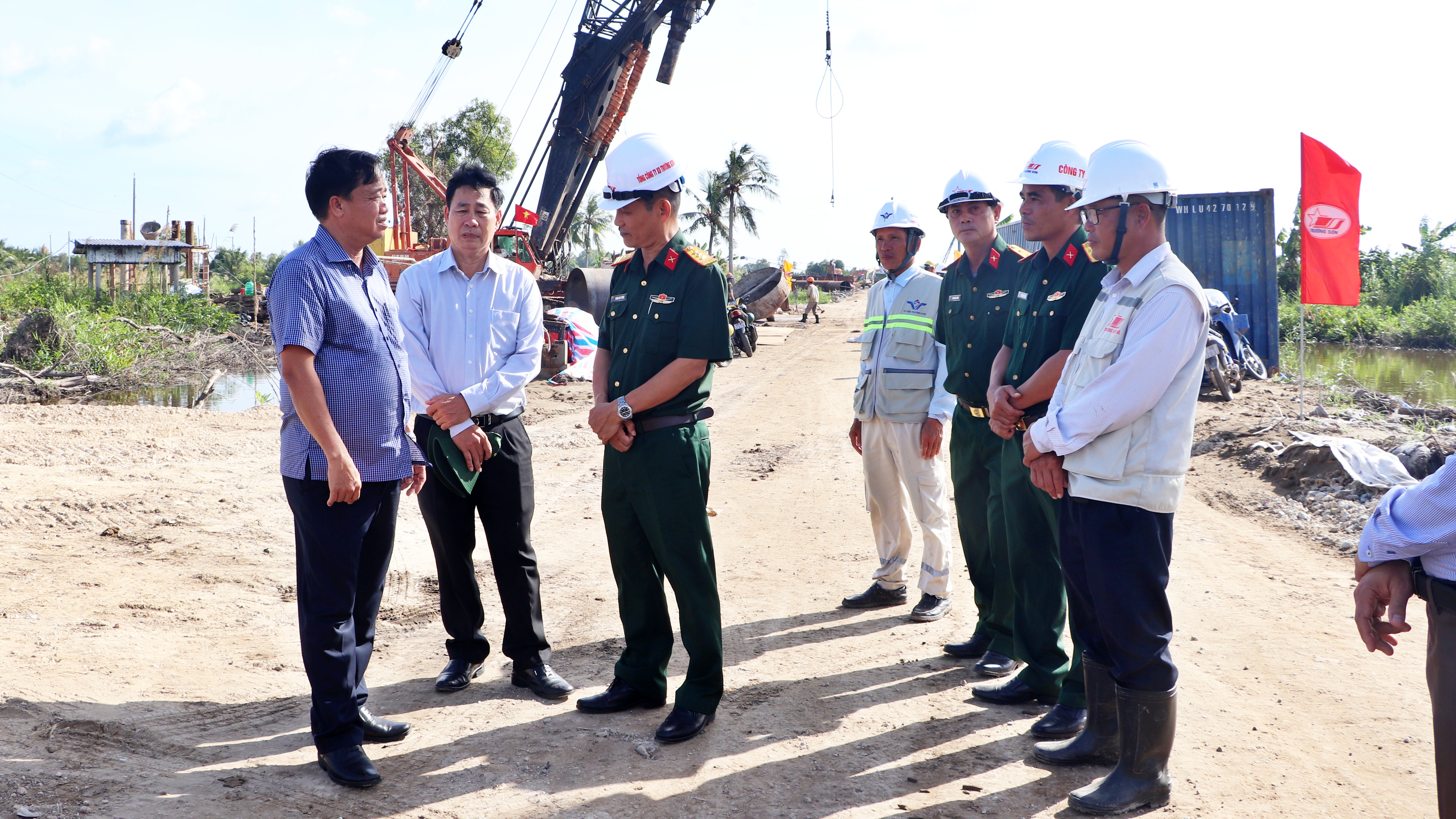 Đôn đốc thi công cao tốc Cà Mau - Đất Mũi, miền cực Nam của Tổ quốc- Ảnh 1. Đôn đốc thi công cao tốc Cà Mau - Đất Mũi, miền cực Nam của Tổ quốc- Ảnh 1.