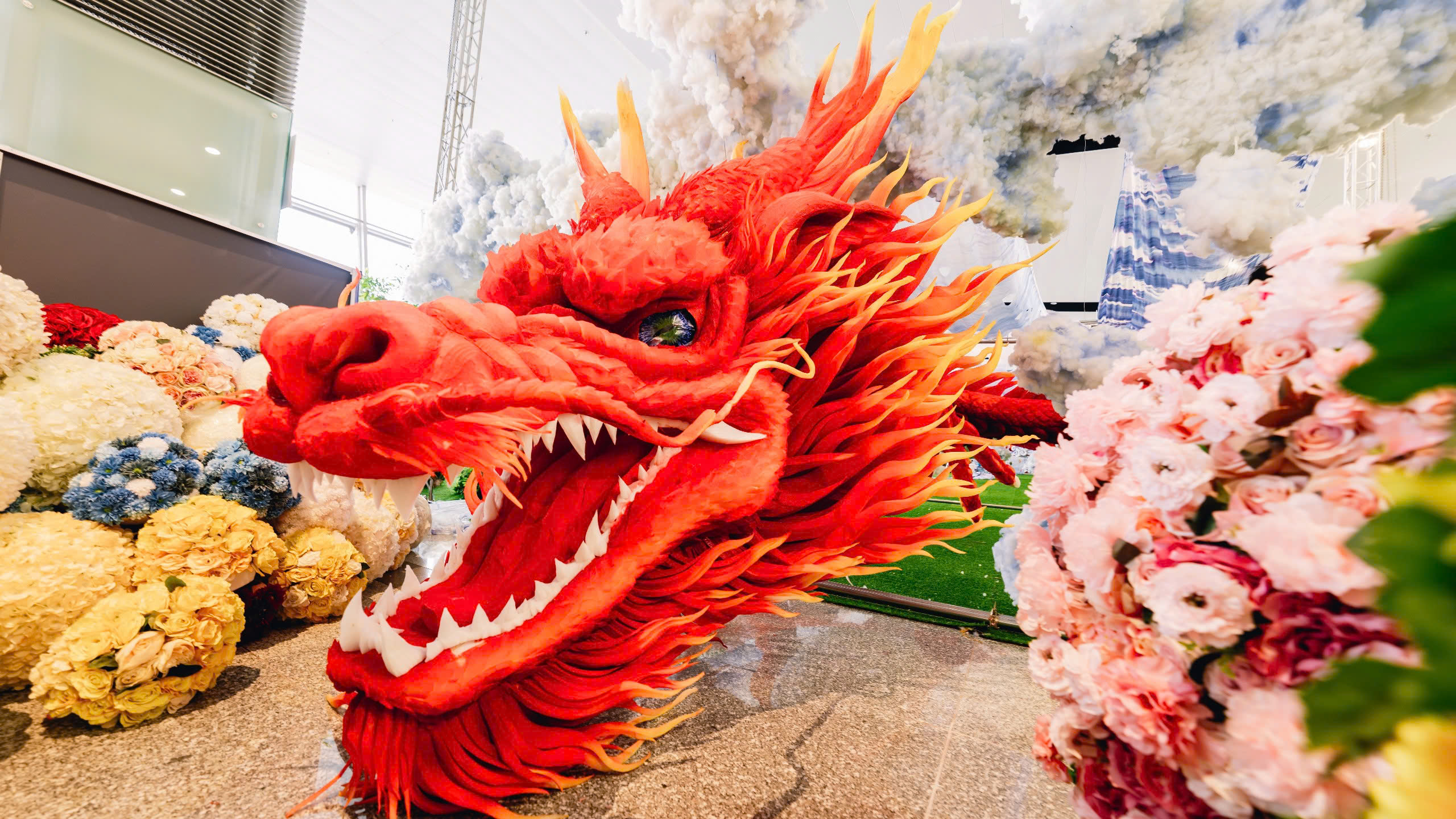 "Chạm" v&agrave;o văn h&oacute;a Việt ngay tại nh&agrave; ga quốc tế Nội B&agrave;i- Ảnh 5.