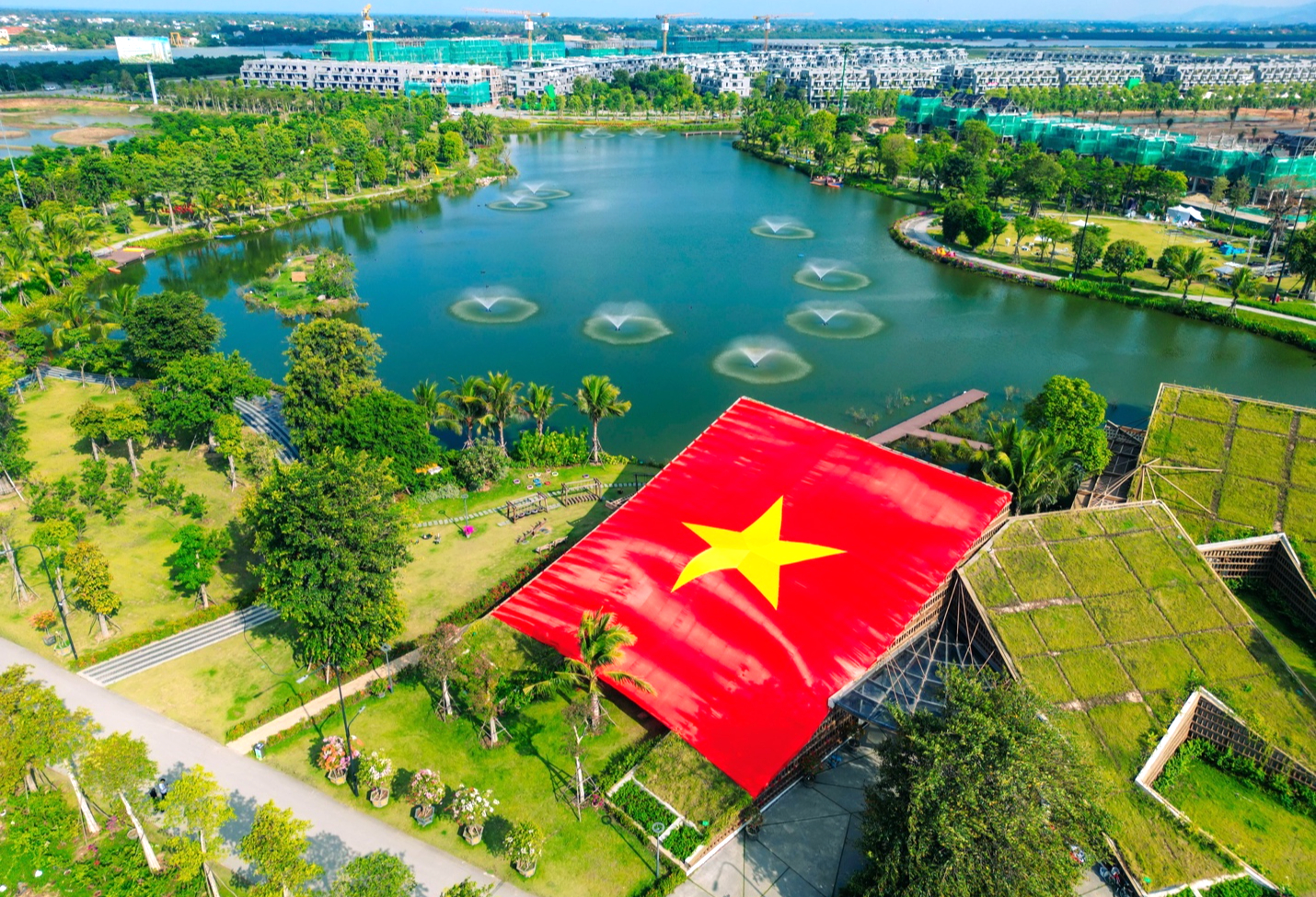 Xanh h&oacute;a, số h&oacute;a: Lựa chọn chiến lược v&agrave; ưu ti&ecirc;n trong ph&aacute;t triển kinh tế Việt Nam- Ảnh 1.