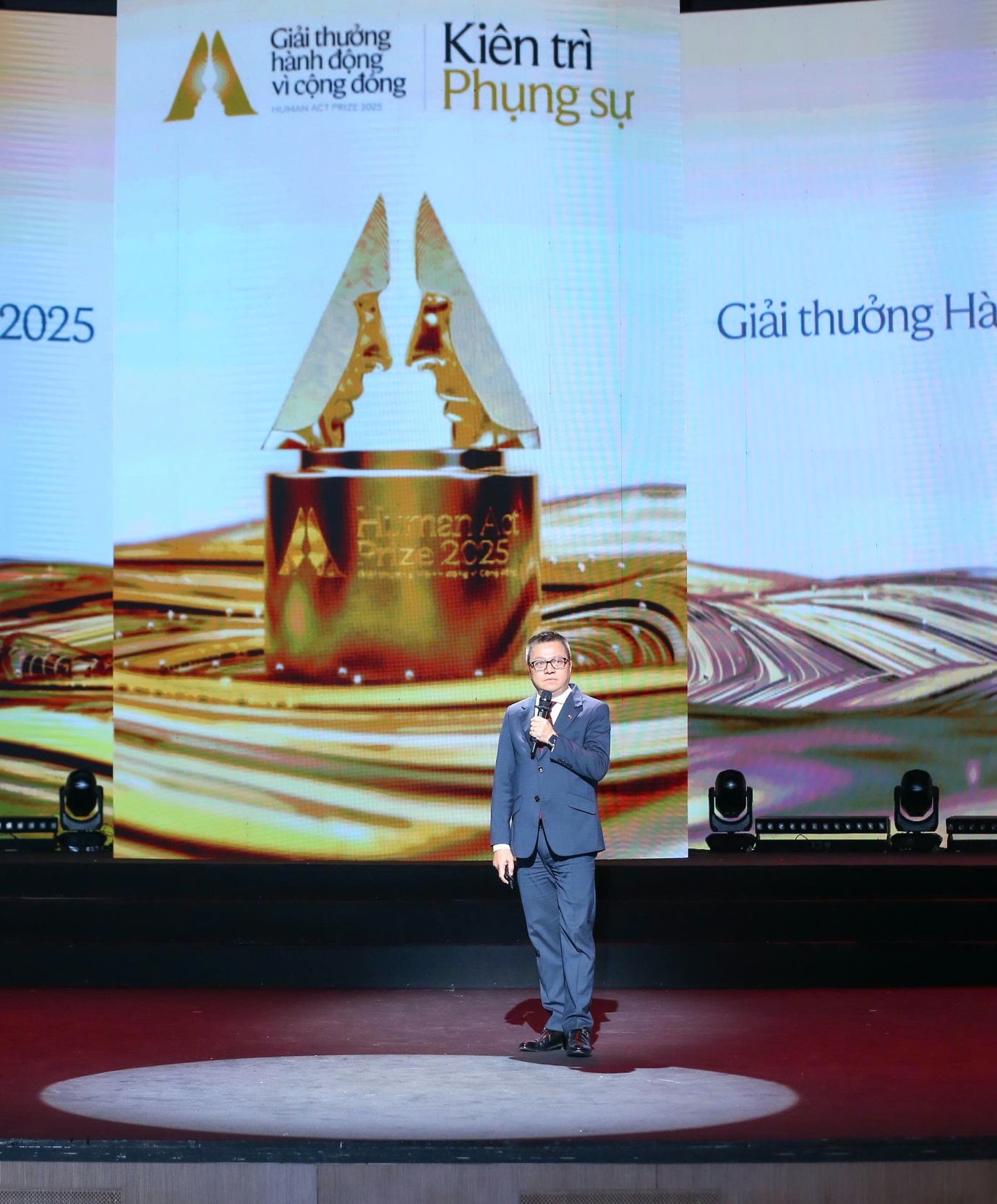 Báo Nhân Dân trao giải “Giải thưởng Hành động vì Cộng đồng 2025”- Ảnh 2. Báo Nhân Dân trao giải “Giải thưởng Hành động vì Cộng đồng 2025”- Ảnh 2.