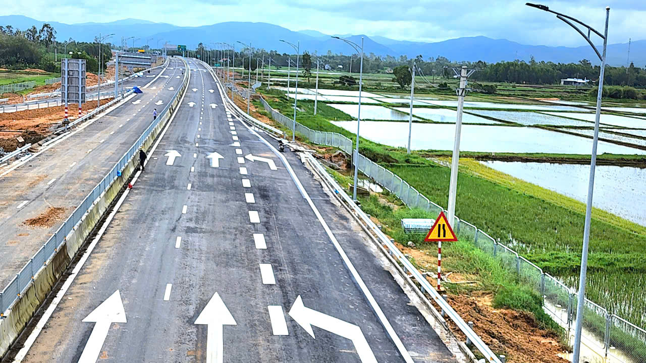 C&aacute;c n&uacute;t giao tr&ecirc;n cao tốc hơn 20.000 tỷ đồng sắp th&ocirc;ng xe kết nối thế n&agrave;o?- Ảnh 4.