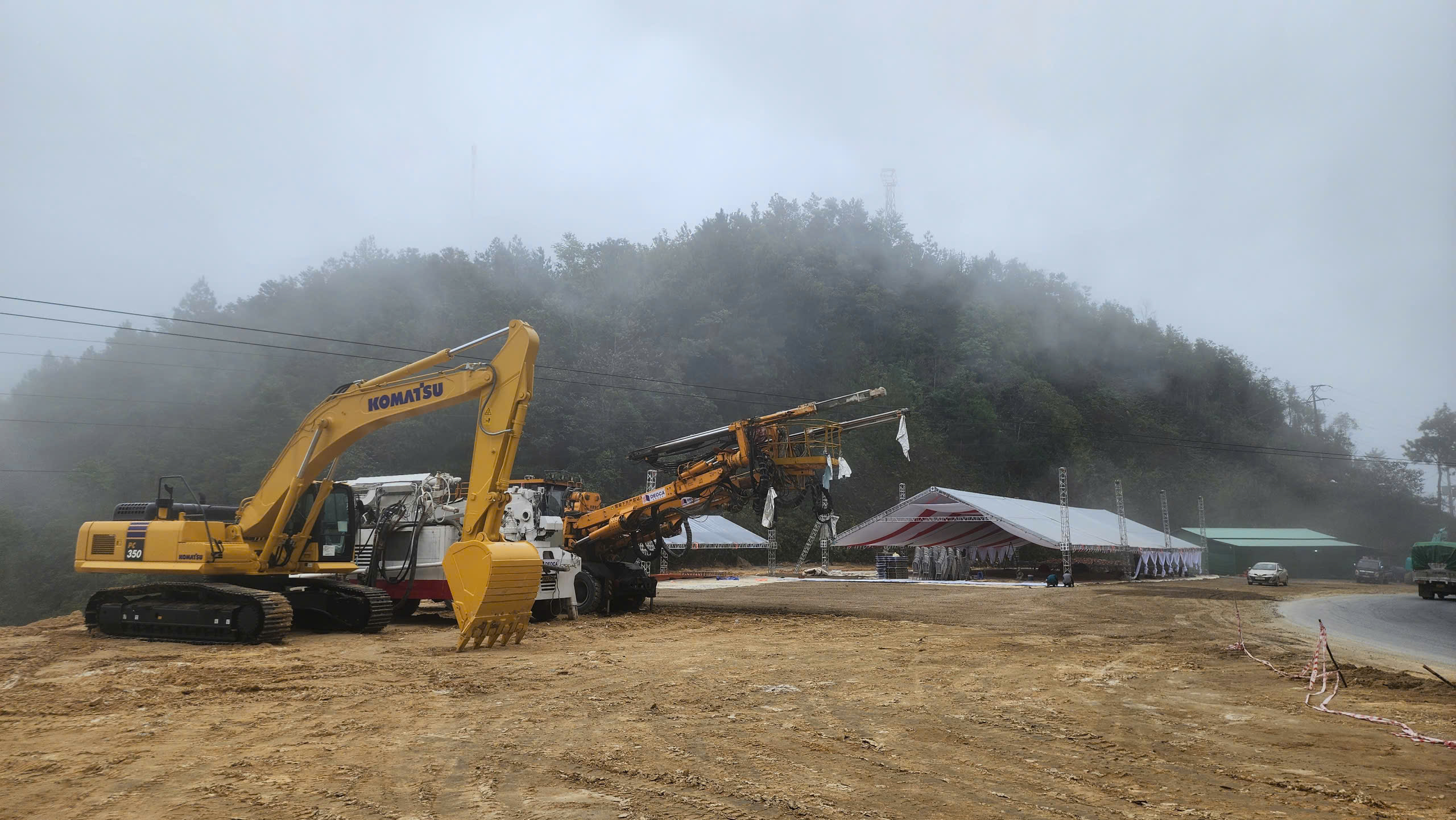 Sẵn s&agrave;ng khởi c&ocirc;ng tuyến đường sắt từ L&agrave;o Cai v&agrave; l&agrave;m hầm xuy&ecirc;n đ&egrave;o Ho&agrave;ng Li&ecirc;n- Ảnh 4.