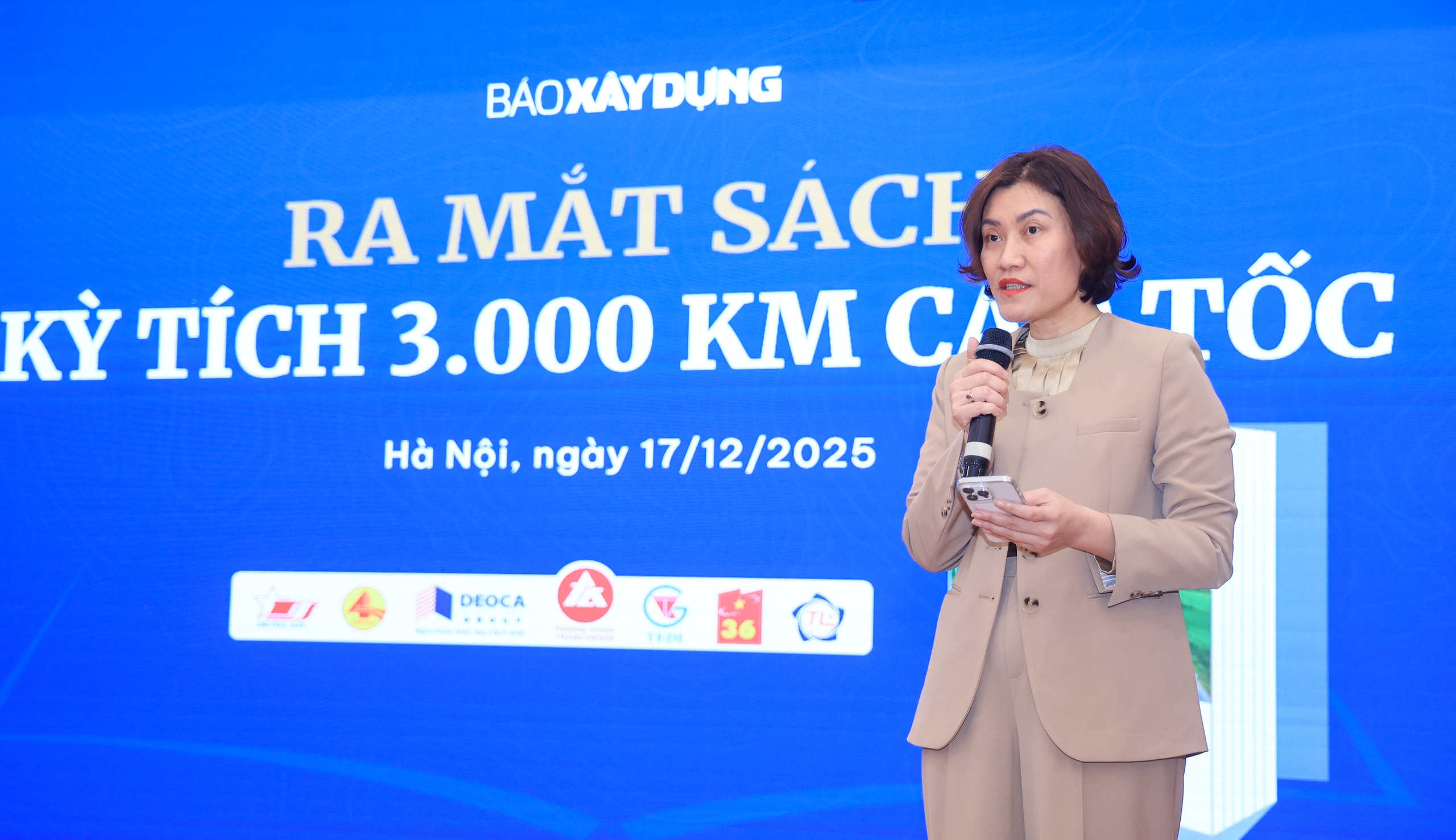 Báo Xây dựng ra mắt sách “Kỳ tích 3.000km cao tốc”- Ảnh 3. Báo Xây dựng ra mắt sách “Kỳ tích 3.000km cao tốc”- Ảnh 3.