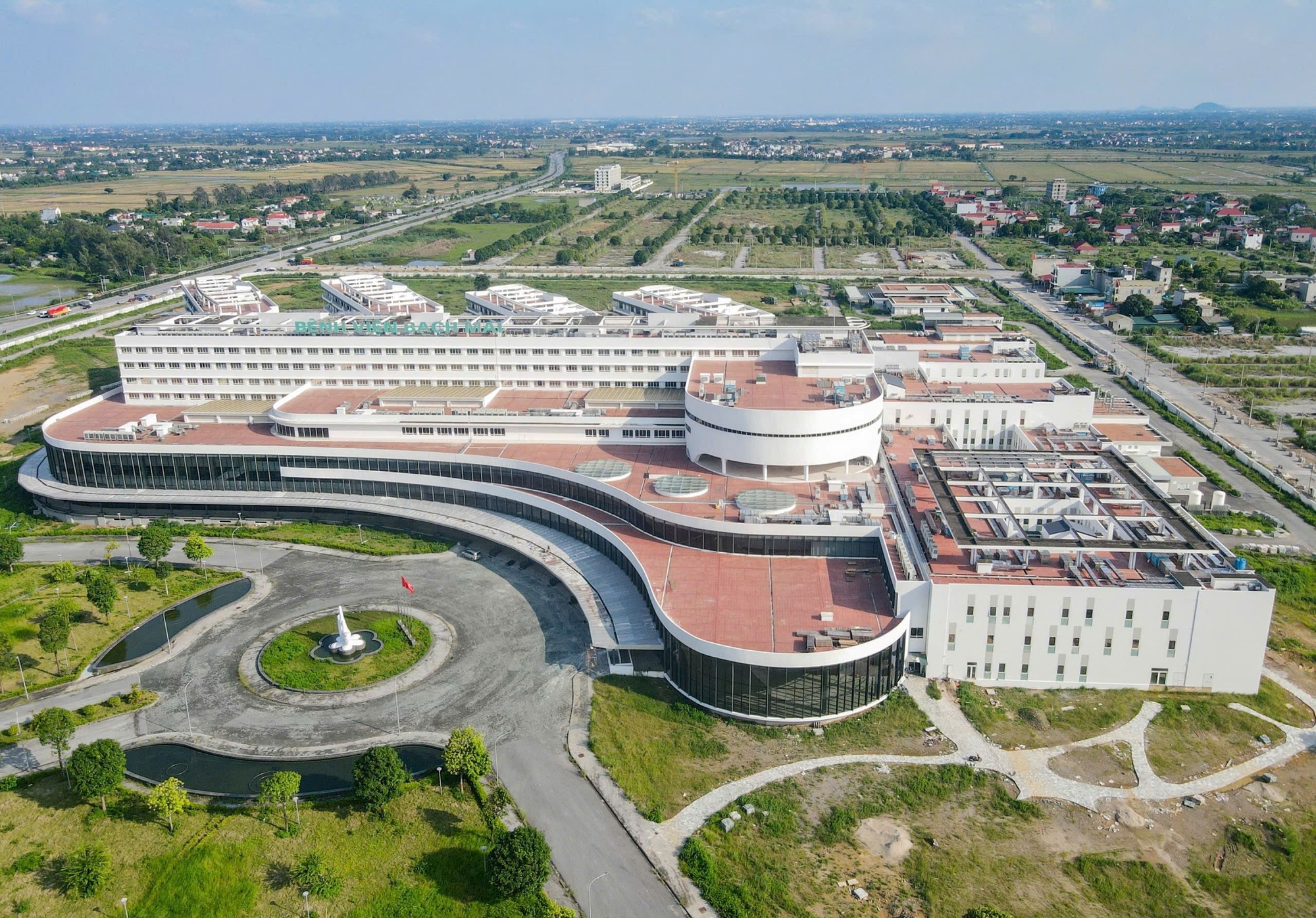 Ninh B&igrave;nh: Sẵn s&agrave;ng kh&aacute;nh th&agrave;nh loạt c&ocirc;ng tr&igrave;nh, dự &aacute;n trọng điểm dịp 19/12- Ảnh 1.