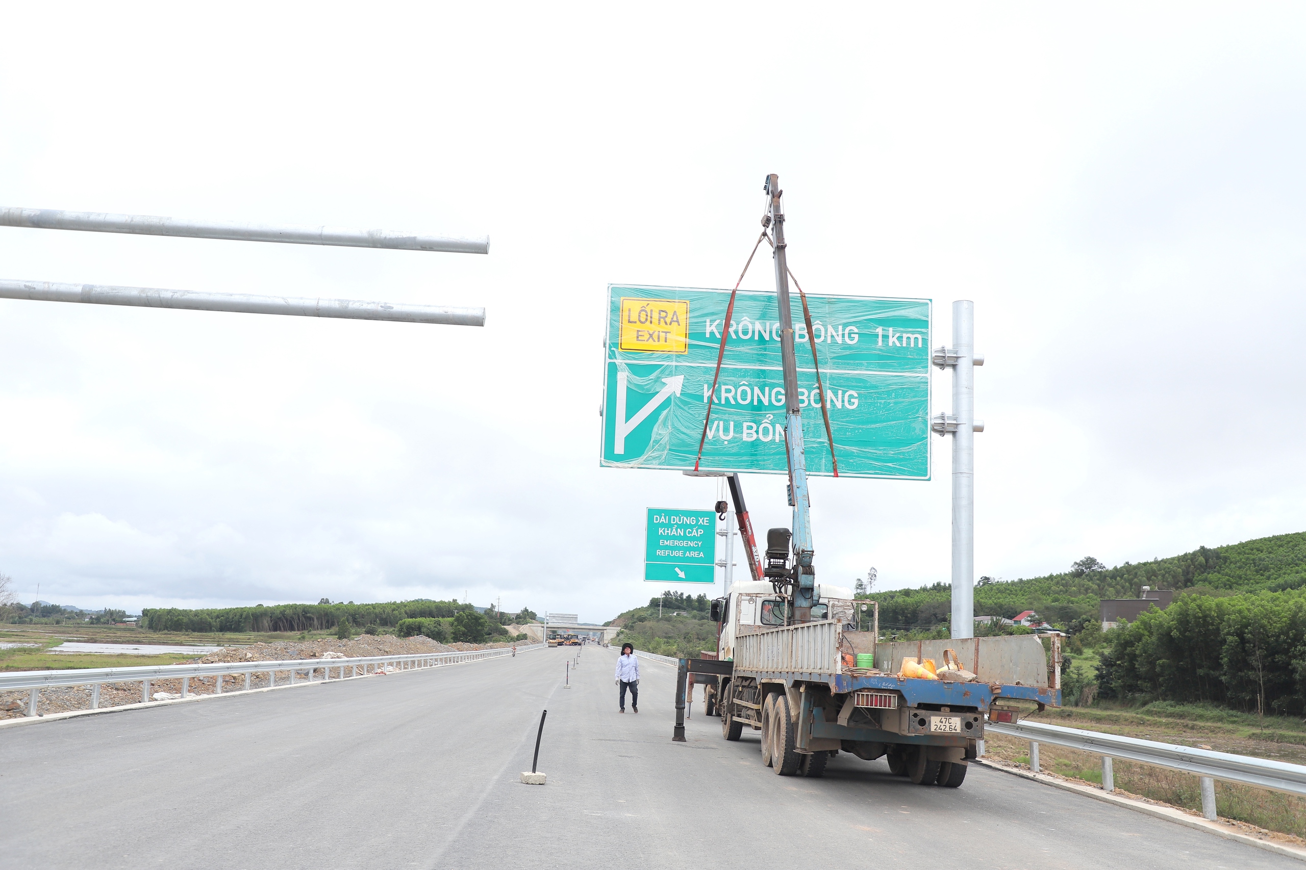 Ngắm 48km cao tốc Khánh Hòa - Buôn Ma Thuột sẽ thông xe kỹ thuật vào 19/12- Ảnh 3. Ngắm 48km cao tốc Khánh Hòa - Buôn Ma Thuột sẽ thông xe kỹ thuật vào 19/12- Ảnh 3.