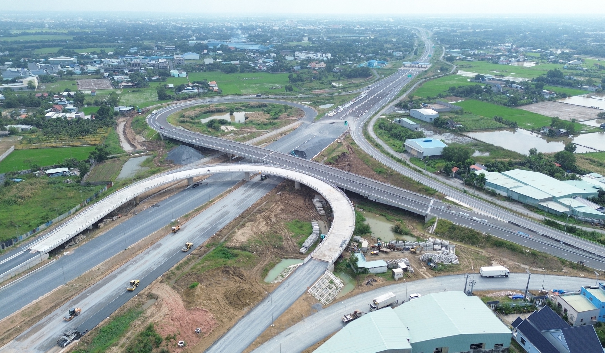 Hiện trạng cao tốc TP.HCM - Trung Lương trước ngày khởi công nâng cấp, mở rộng- Ảnh 4. Hiện trạng cao tốc TP.HCM - Trung Lương trước ngày khởi công nâng cấp, mở rộng- Ảnh 4.